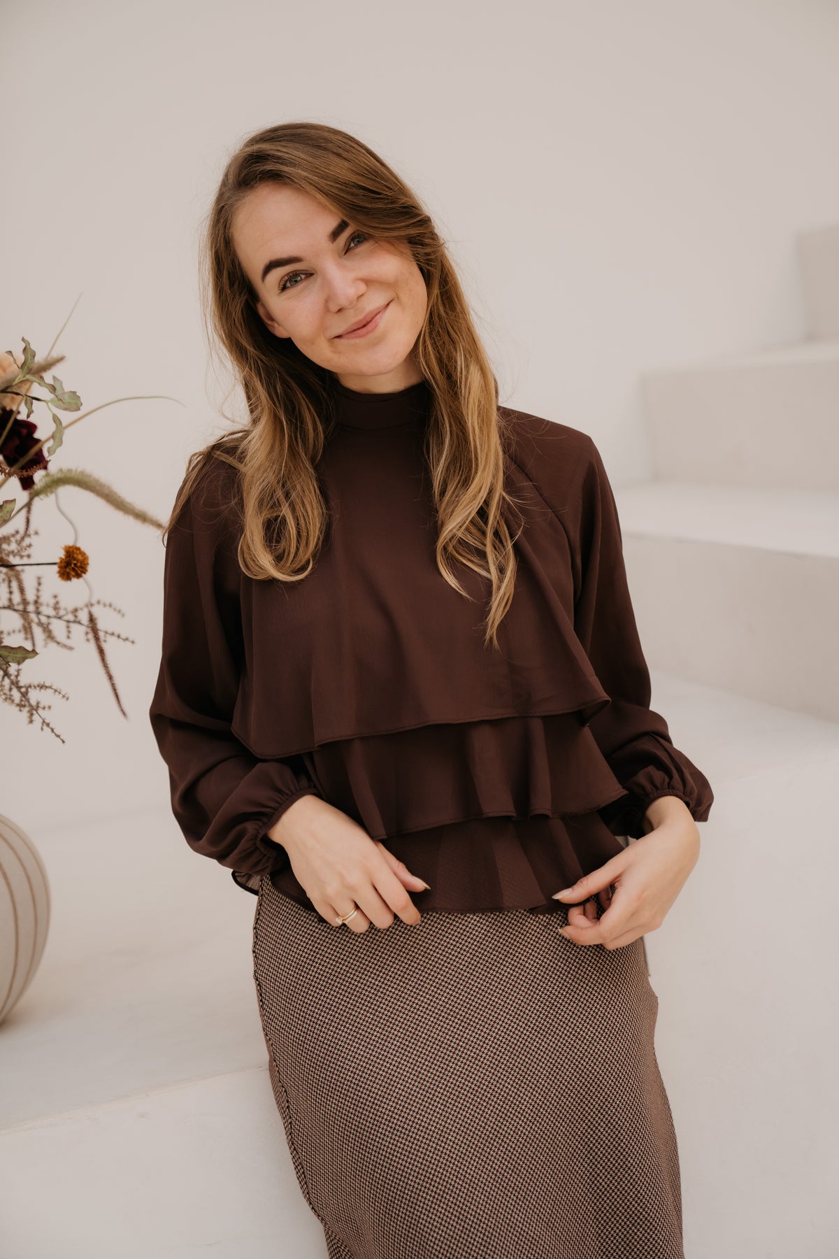 Emilie ruffle blouse brown