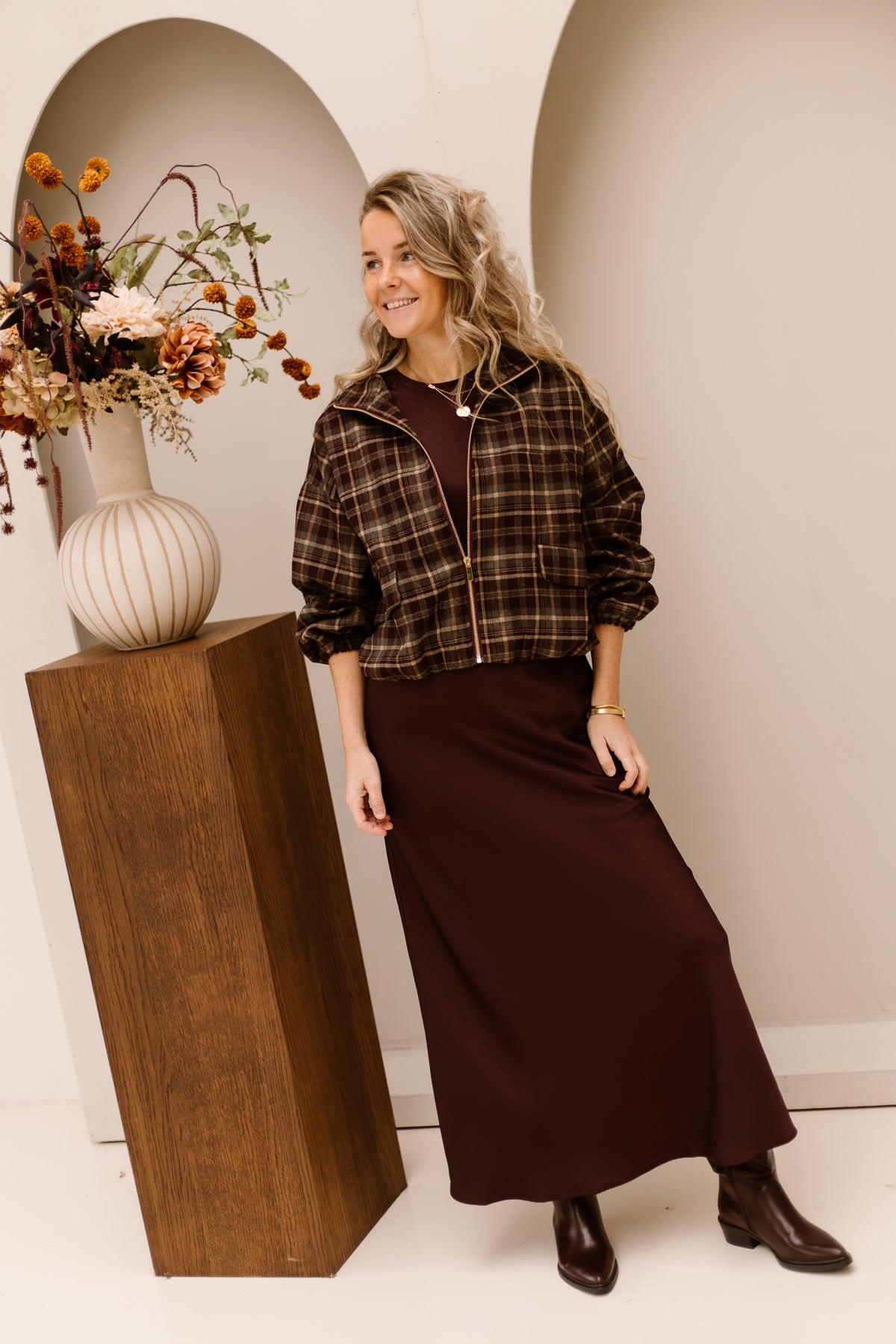 Celinie Heavy sateen dress burgundy
