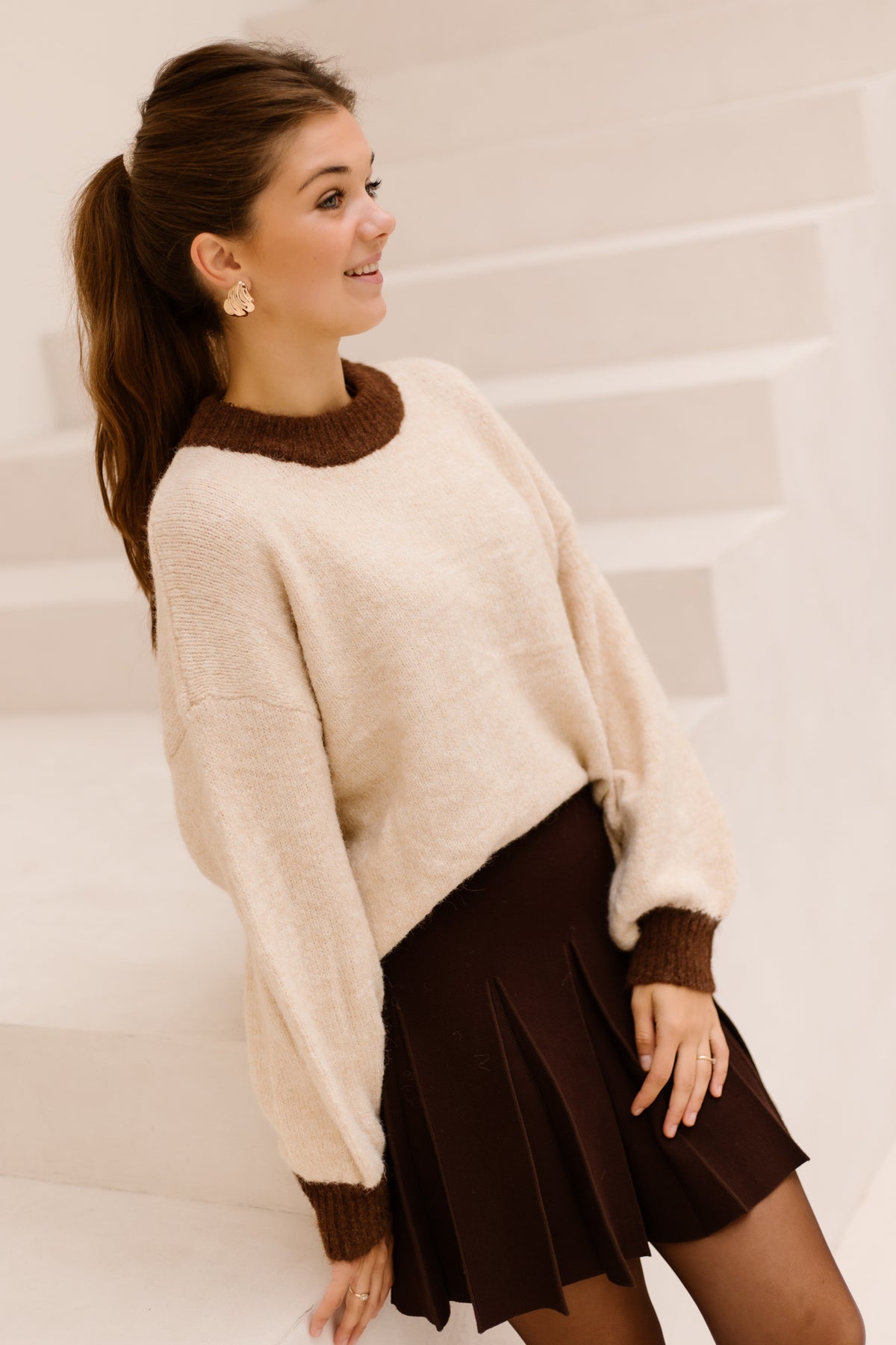 Sweater beige met bruine rand