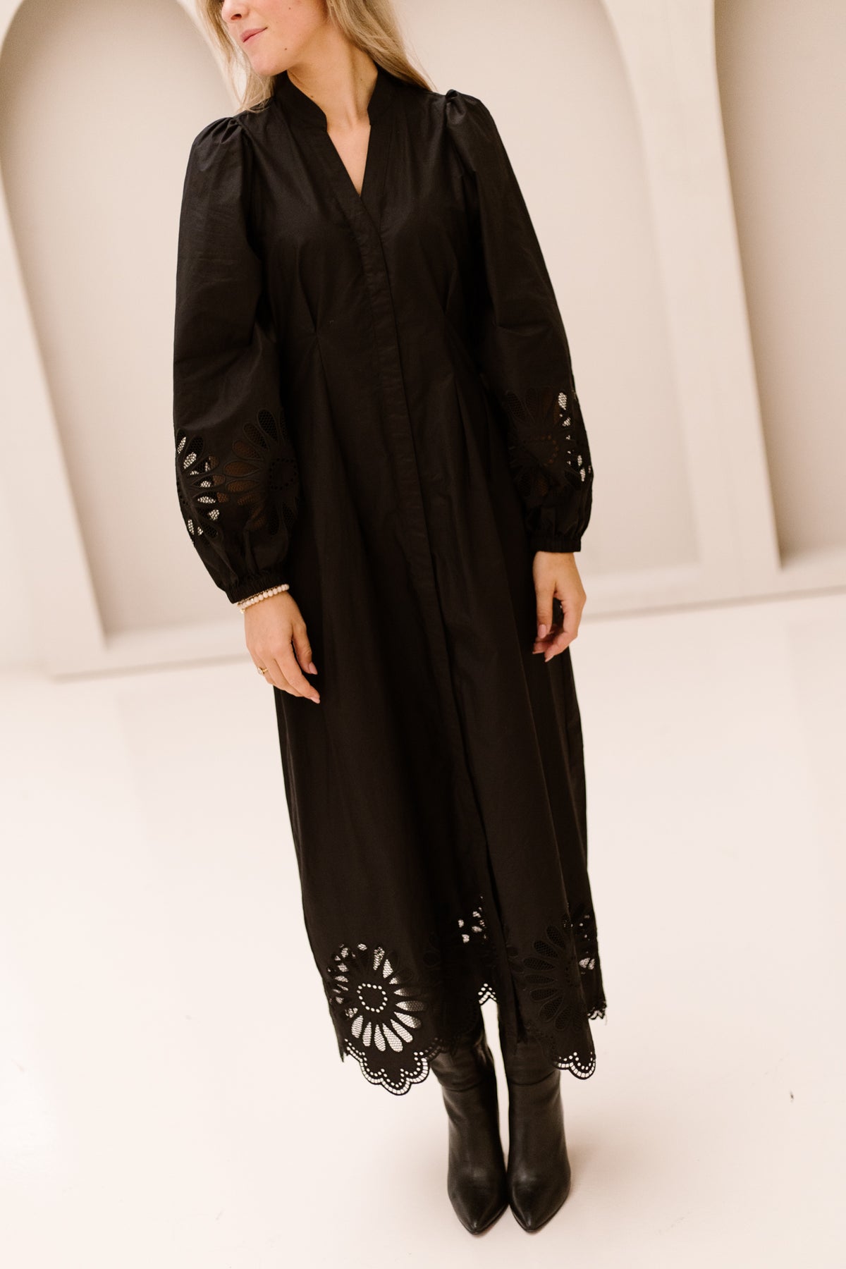 MeliseCC emb dress black
