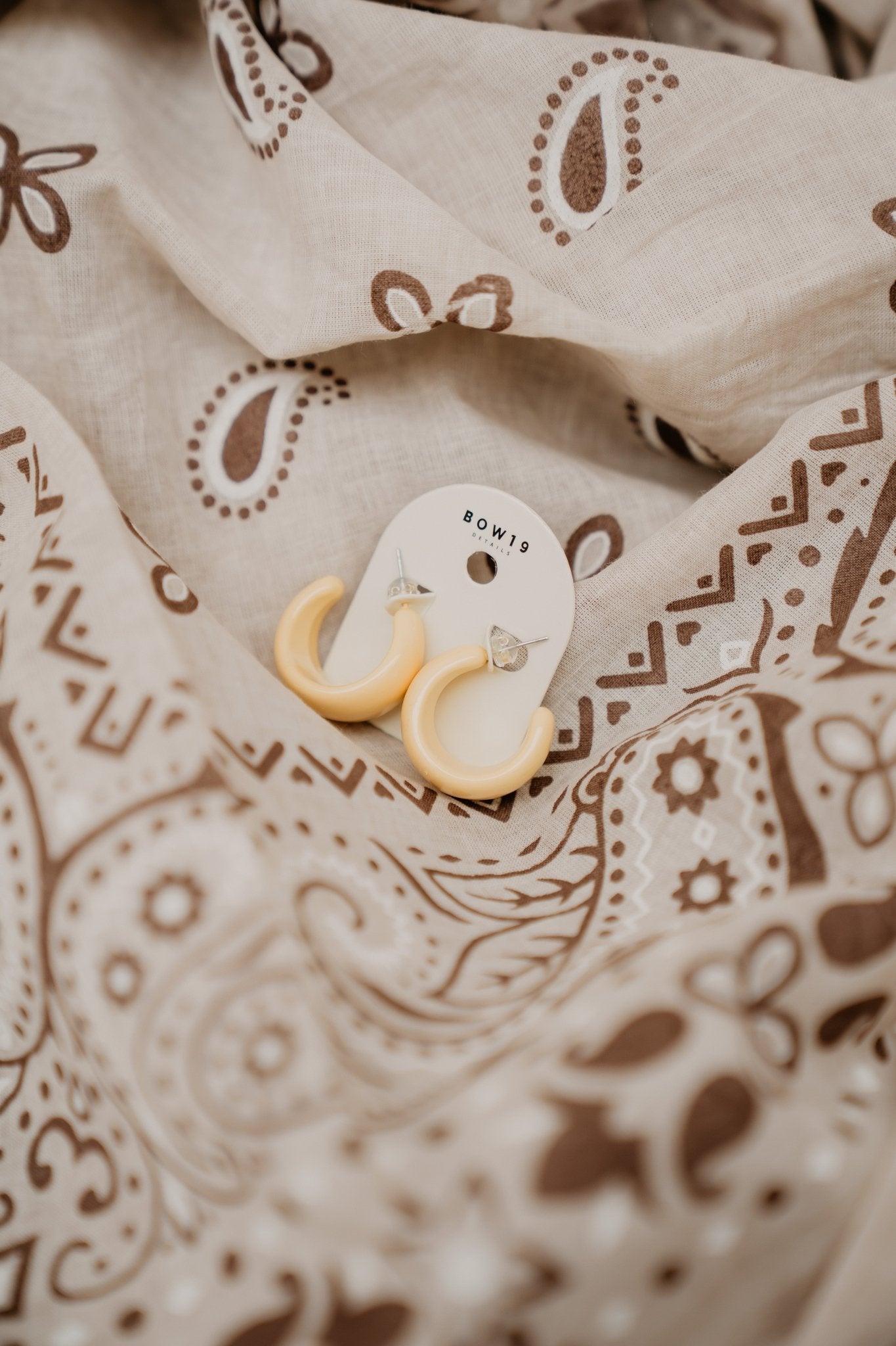 BOW19 Earring Noella light yellow - Bij Keesje - BOW19 -