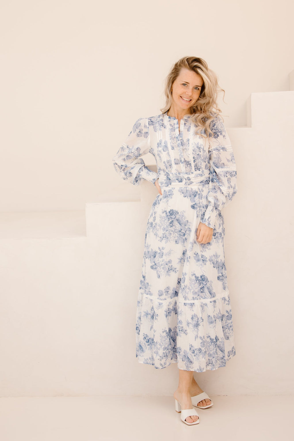 Roberta Flower Flow Dress Light Blue