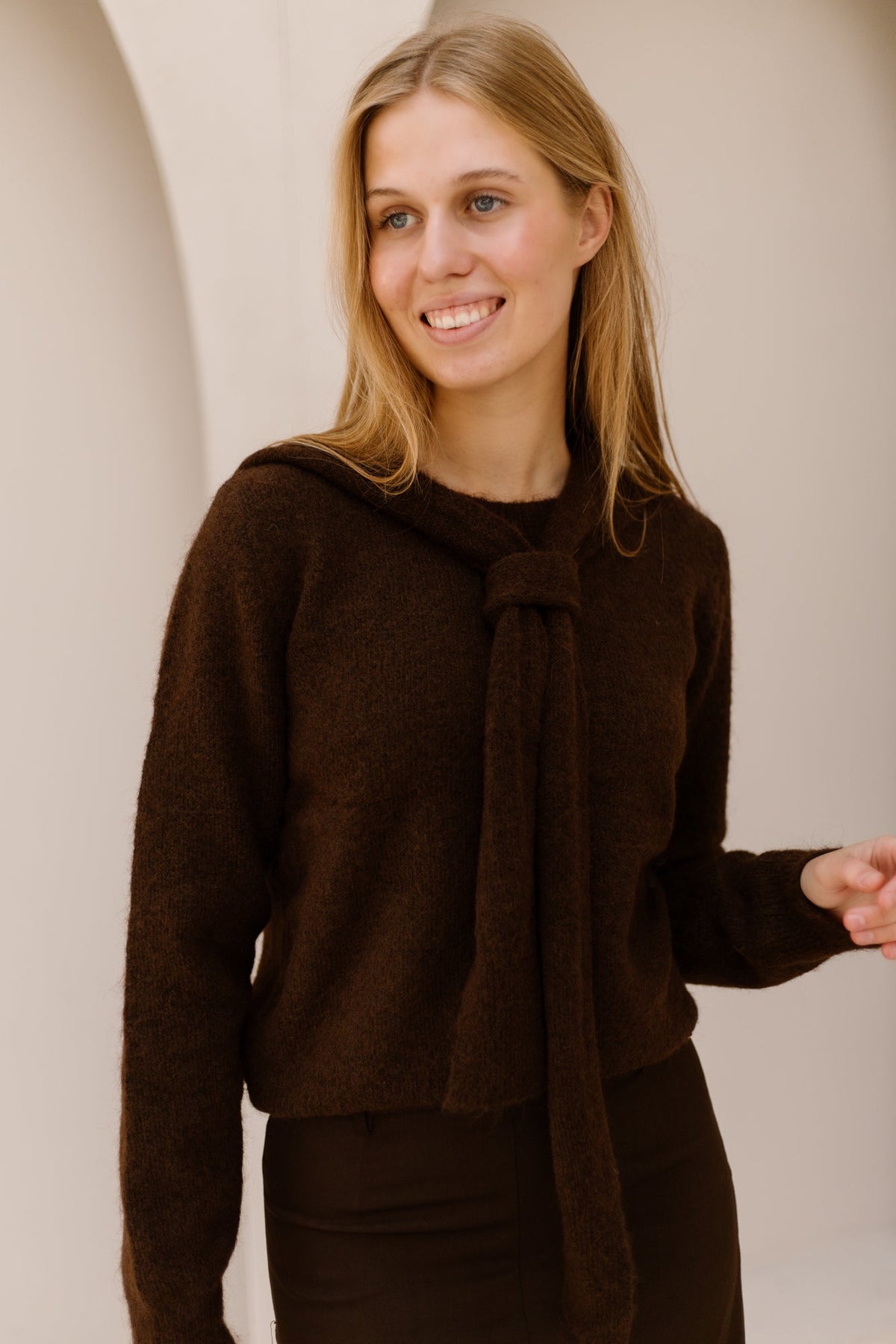 Klara Trui met Sjaaltje Bruin - Bij Keesje - Bij Keesje - Trui