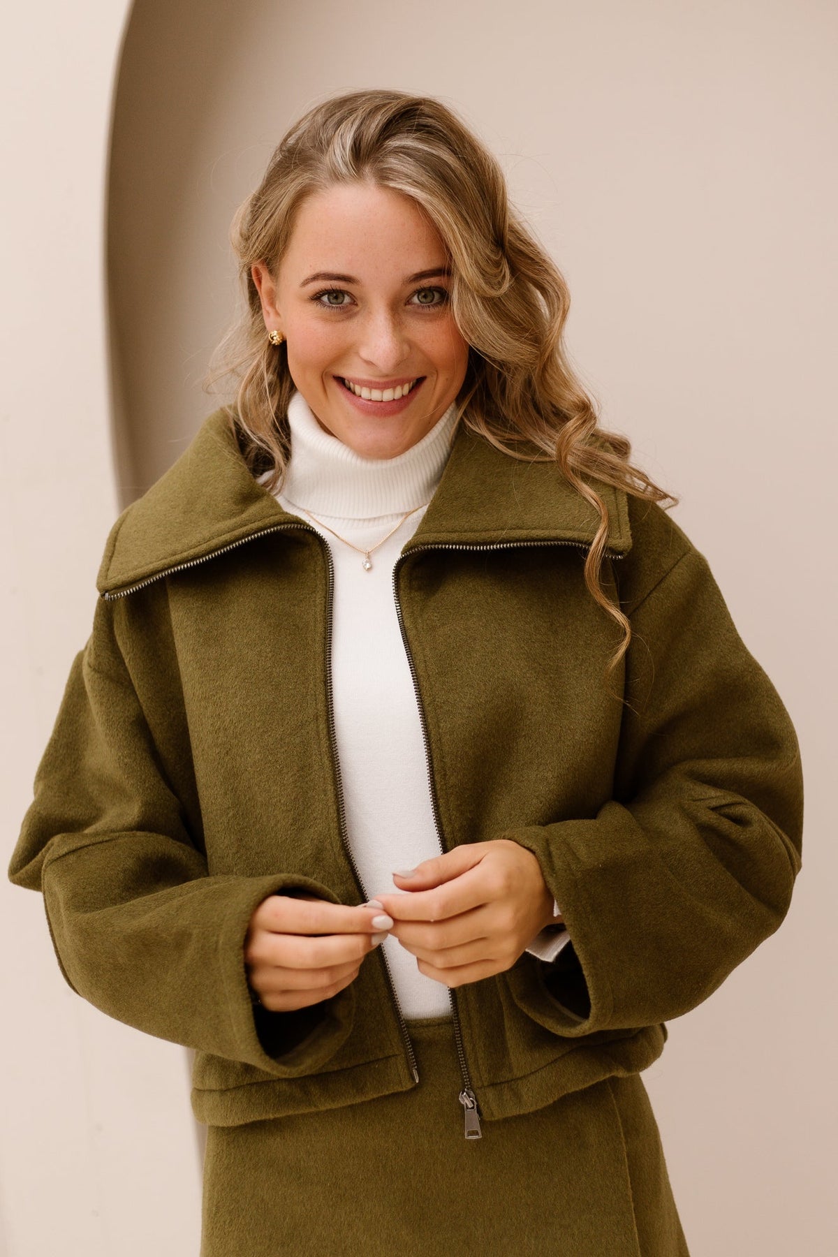 Objmandi short zip jacket Martini olive - Bij Keesje - Object - Jas