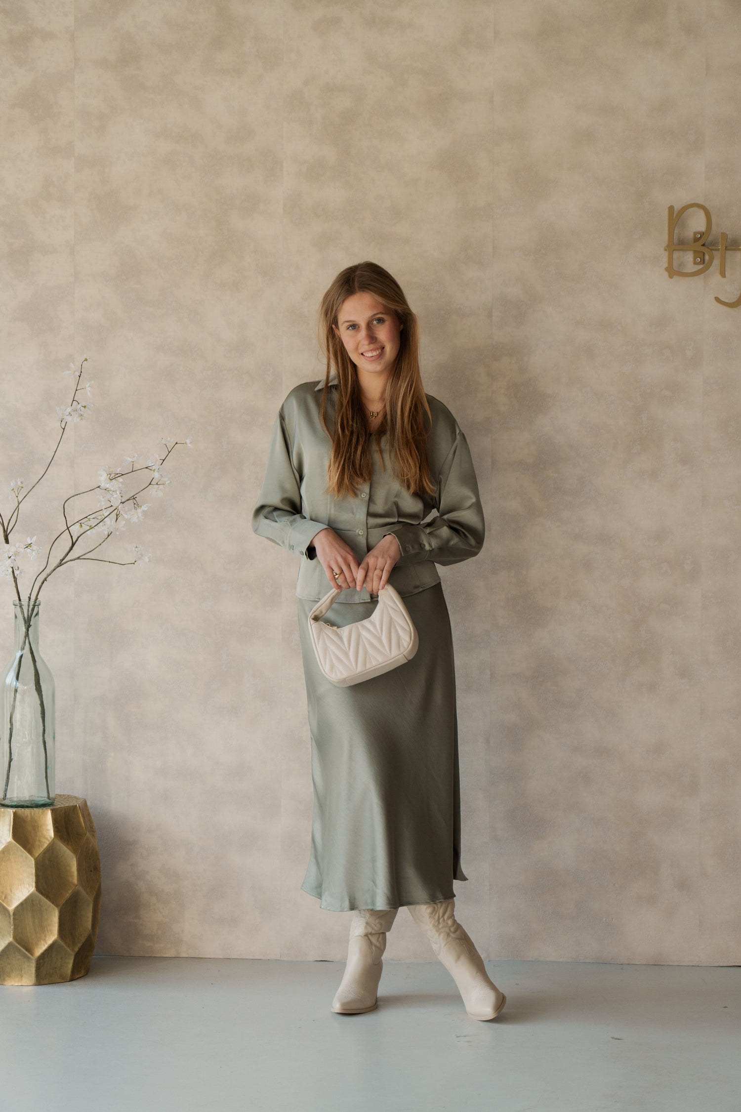 Risisa Heavy Sateen Shirt Smoke Green - Bij Keesje - Neo Noir