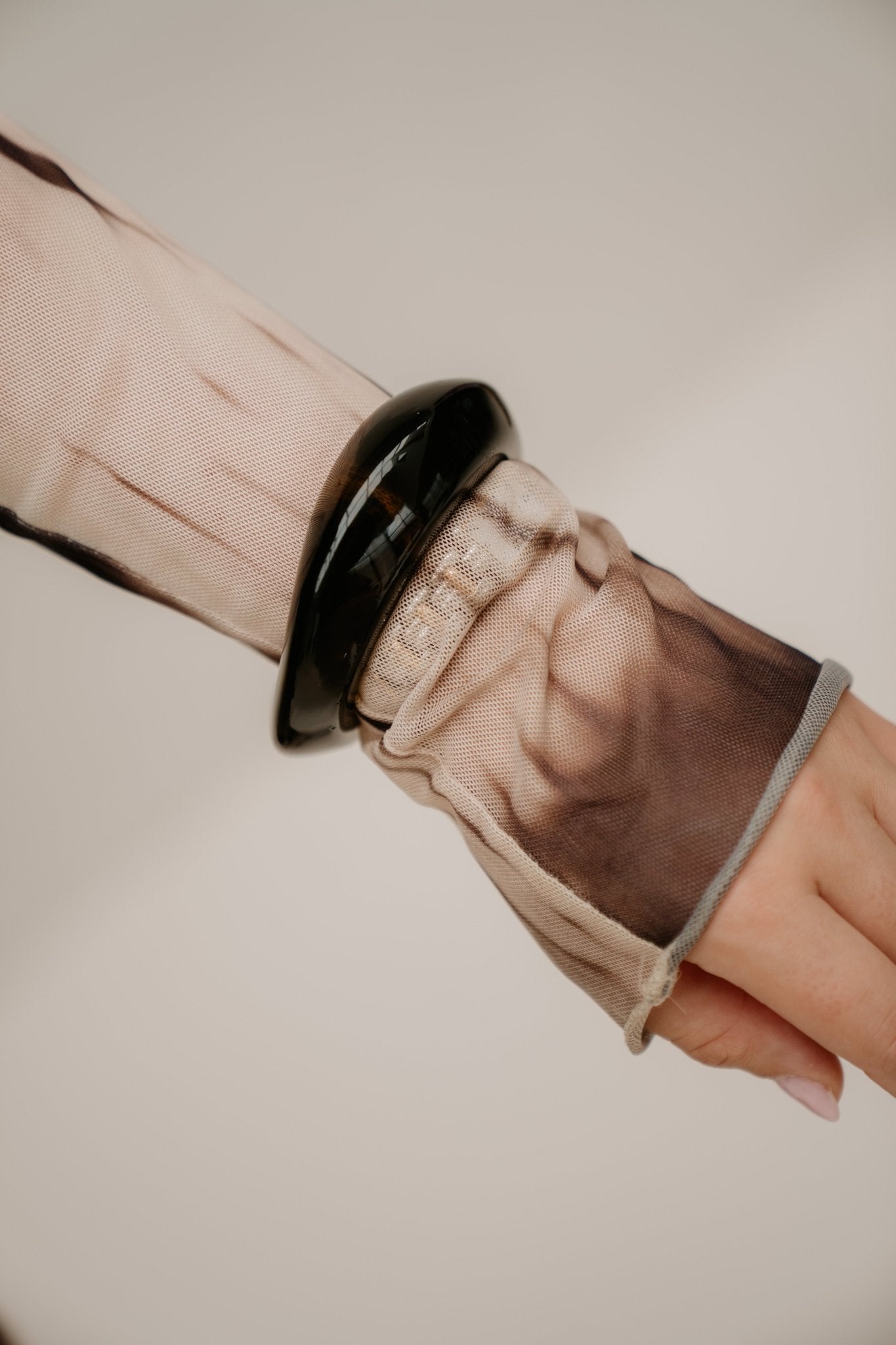 Soof acryl armband taupe - Bij Keesje - Bij Keesje - accessoires