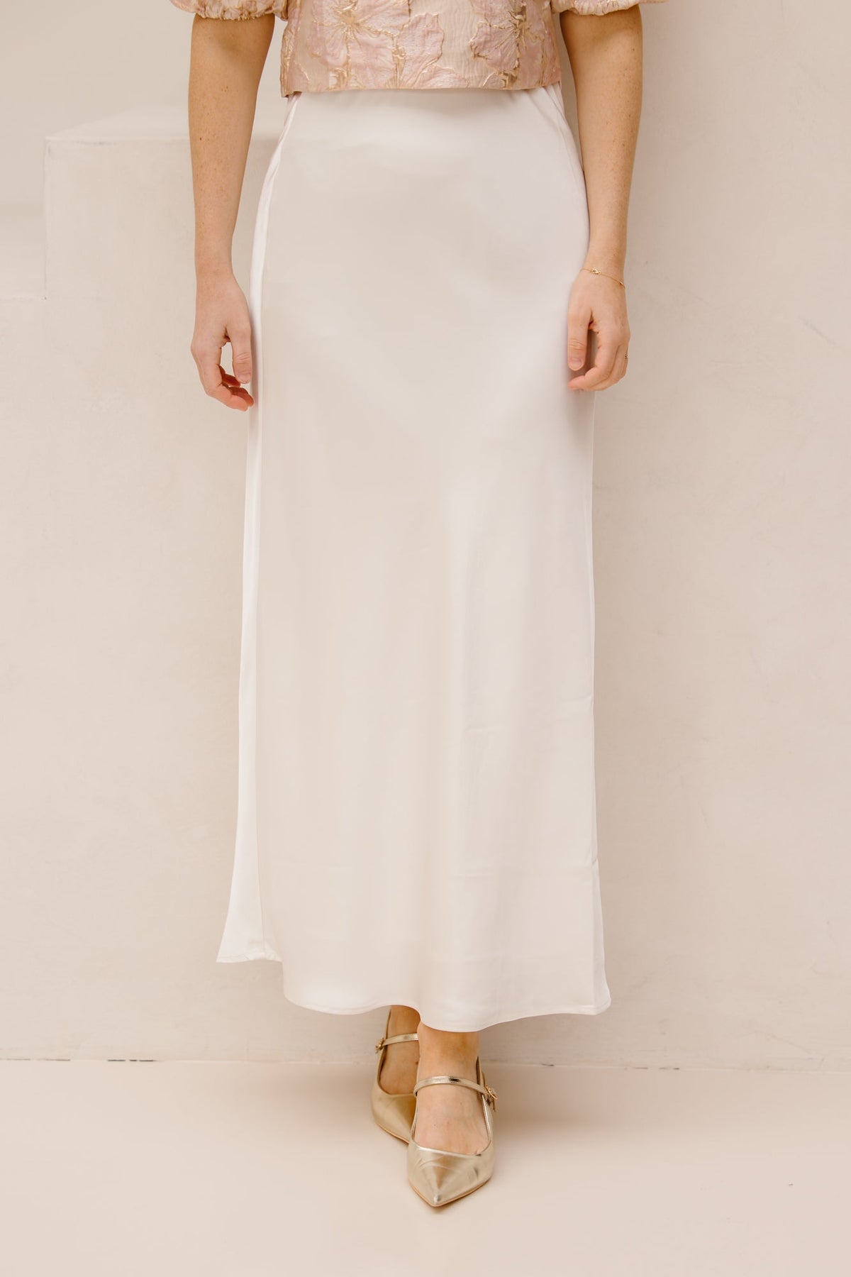 Viso heavy sateen skirt pearl - Bij Keesje - Neo Noir