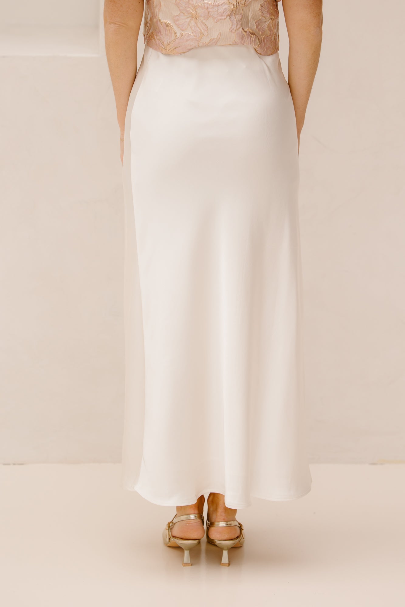 Viso heavy sateen skirt pearl - Bij Keesje - Neo Noir