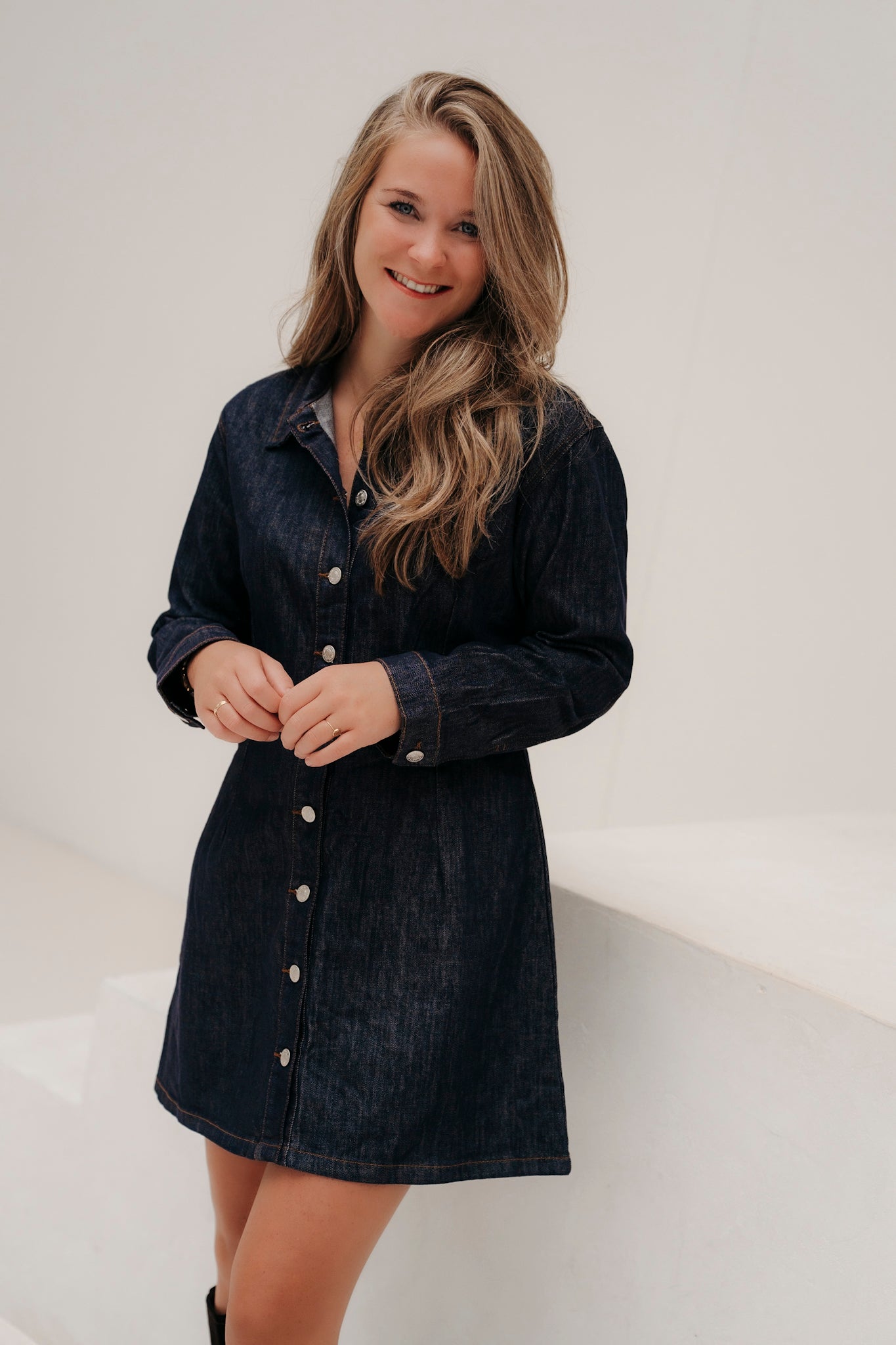 Eloise Dunkelblauer Jeanskleid