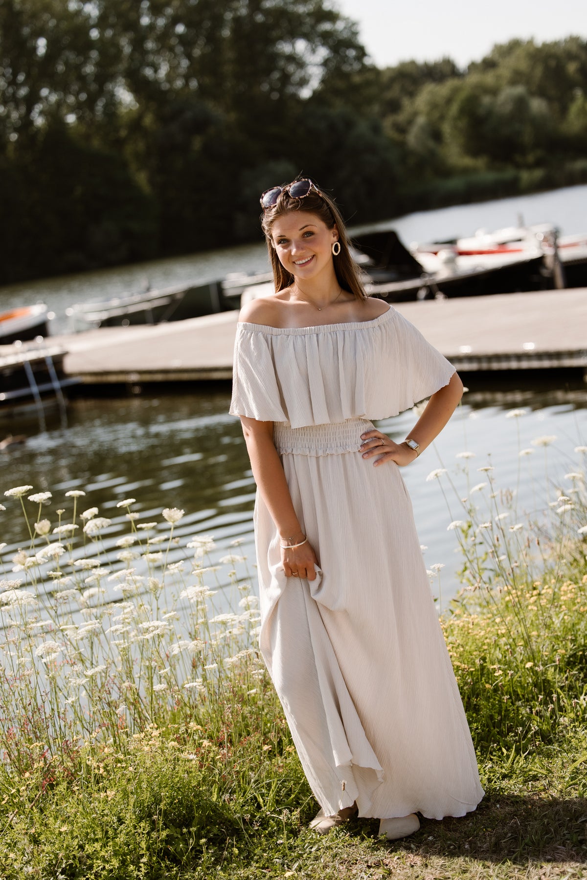 Aya off shoulder dress beige