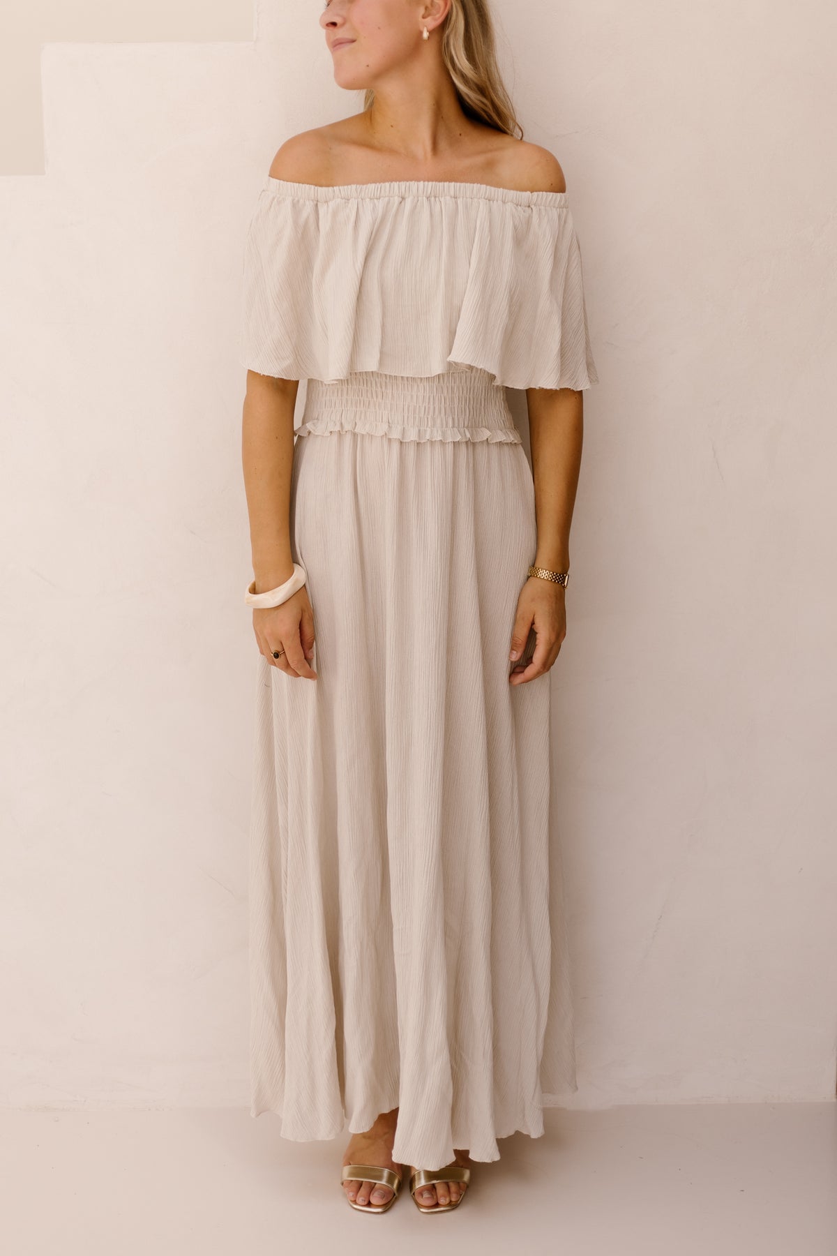 Aya off shoulder dress beige