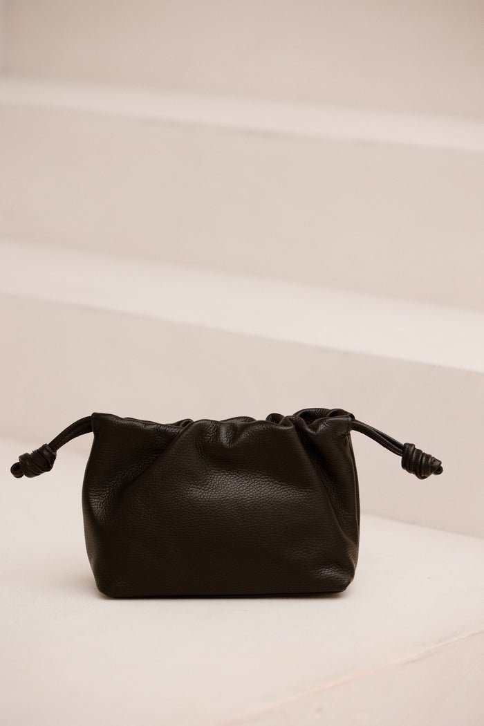 Tas Arela leer zwart