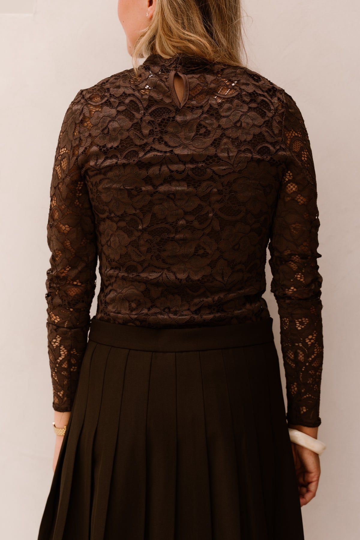 Yaslacey LS Lace Top chocolate brown