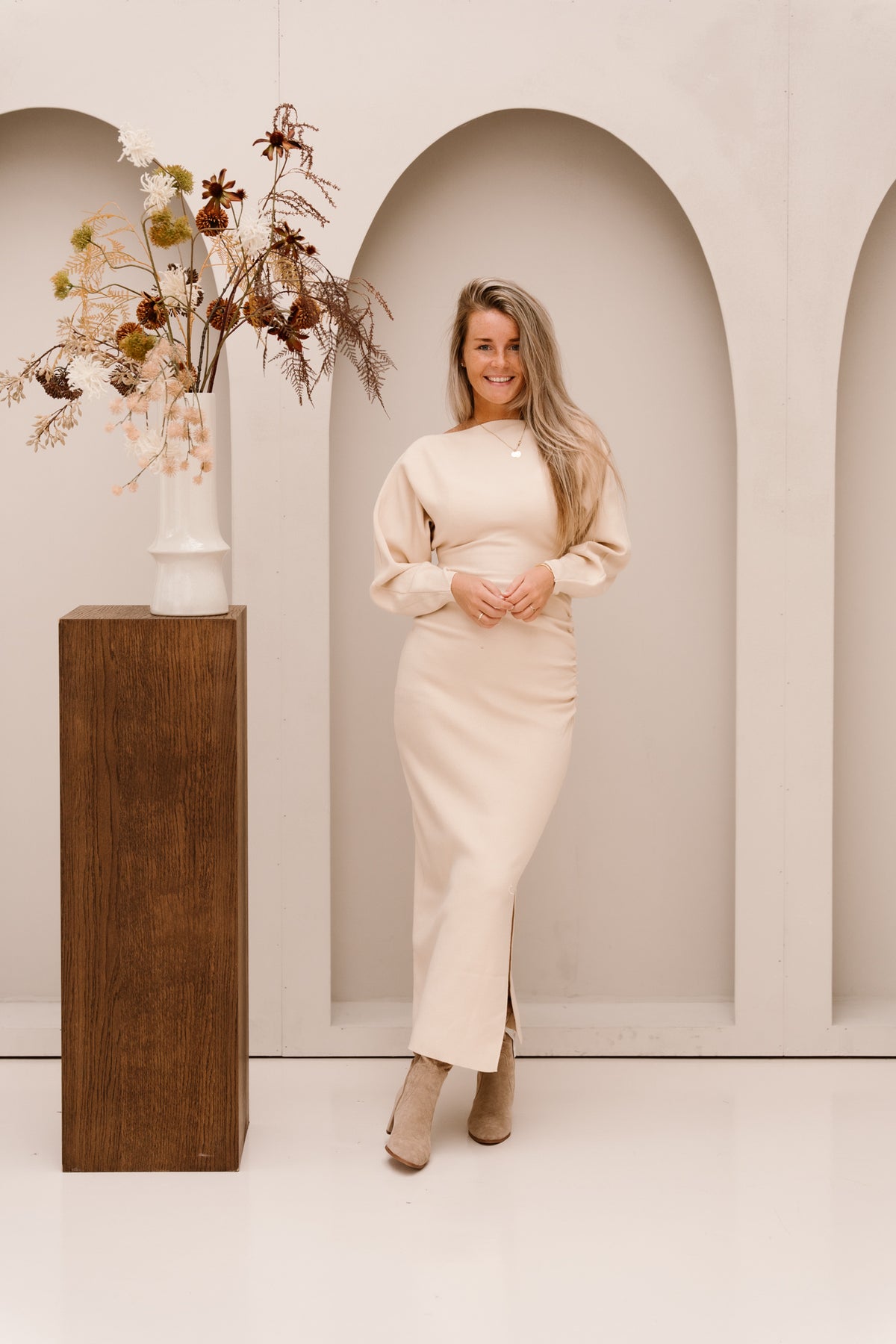 Coco dress detail beige