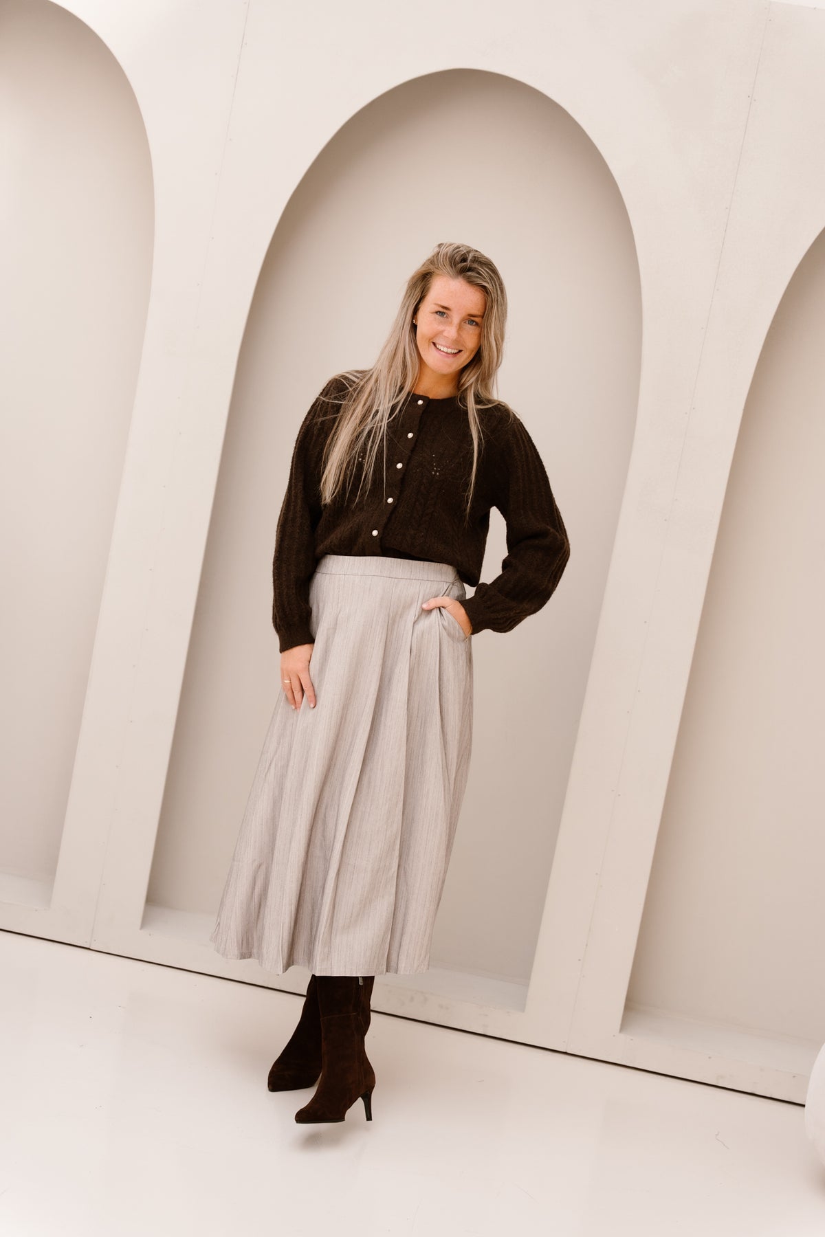 Objflora button cardigan seal brown
