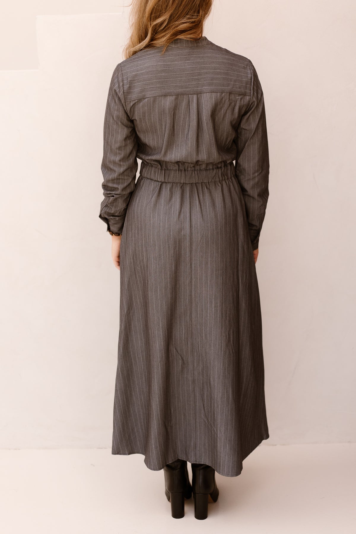 LyviaCC Maxikleid zum Wickeln Mittel/Grau