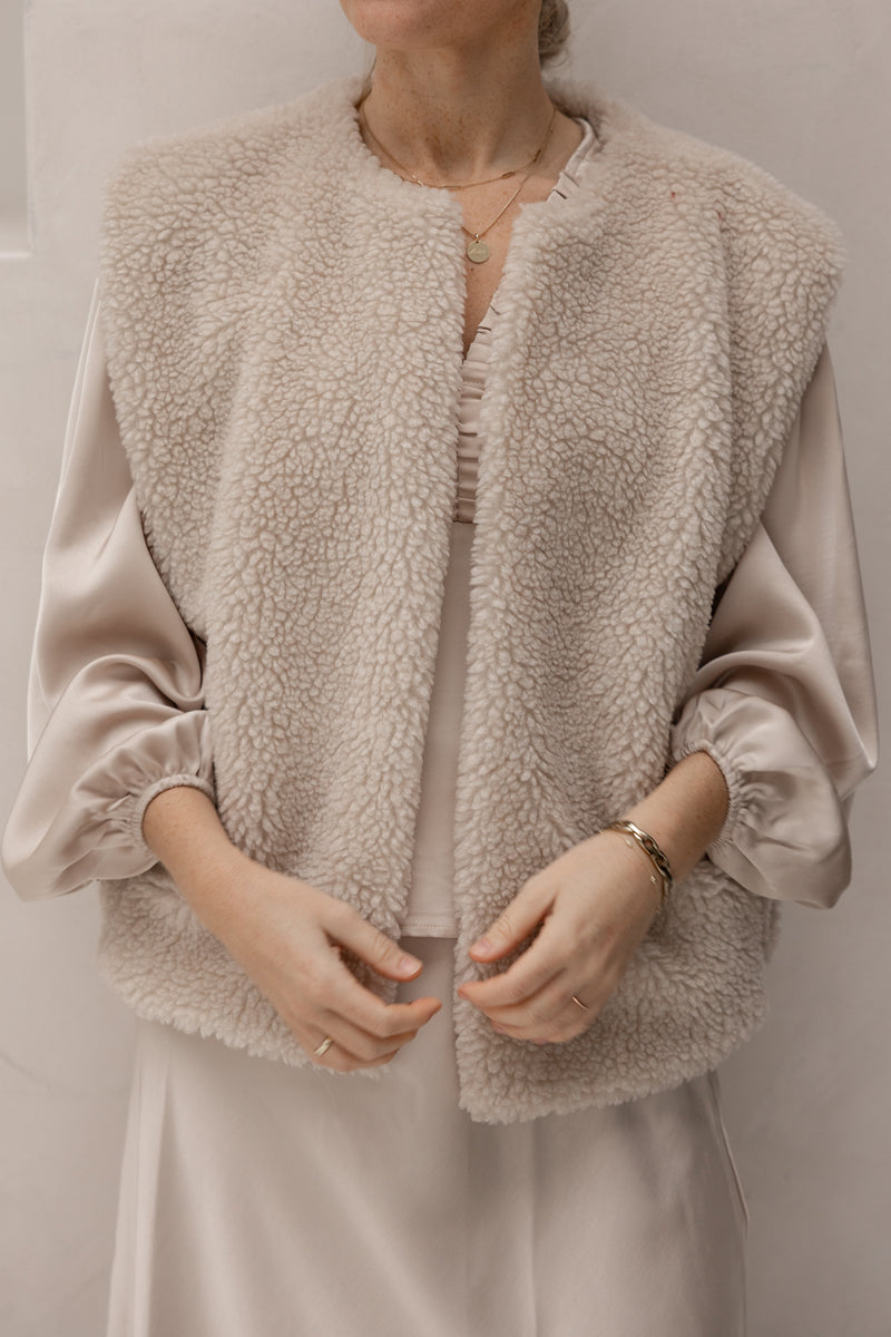 Yalena teddy gilet sand