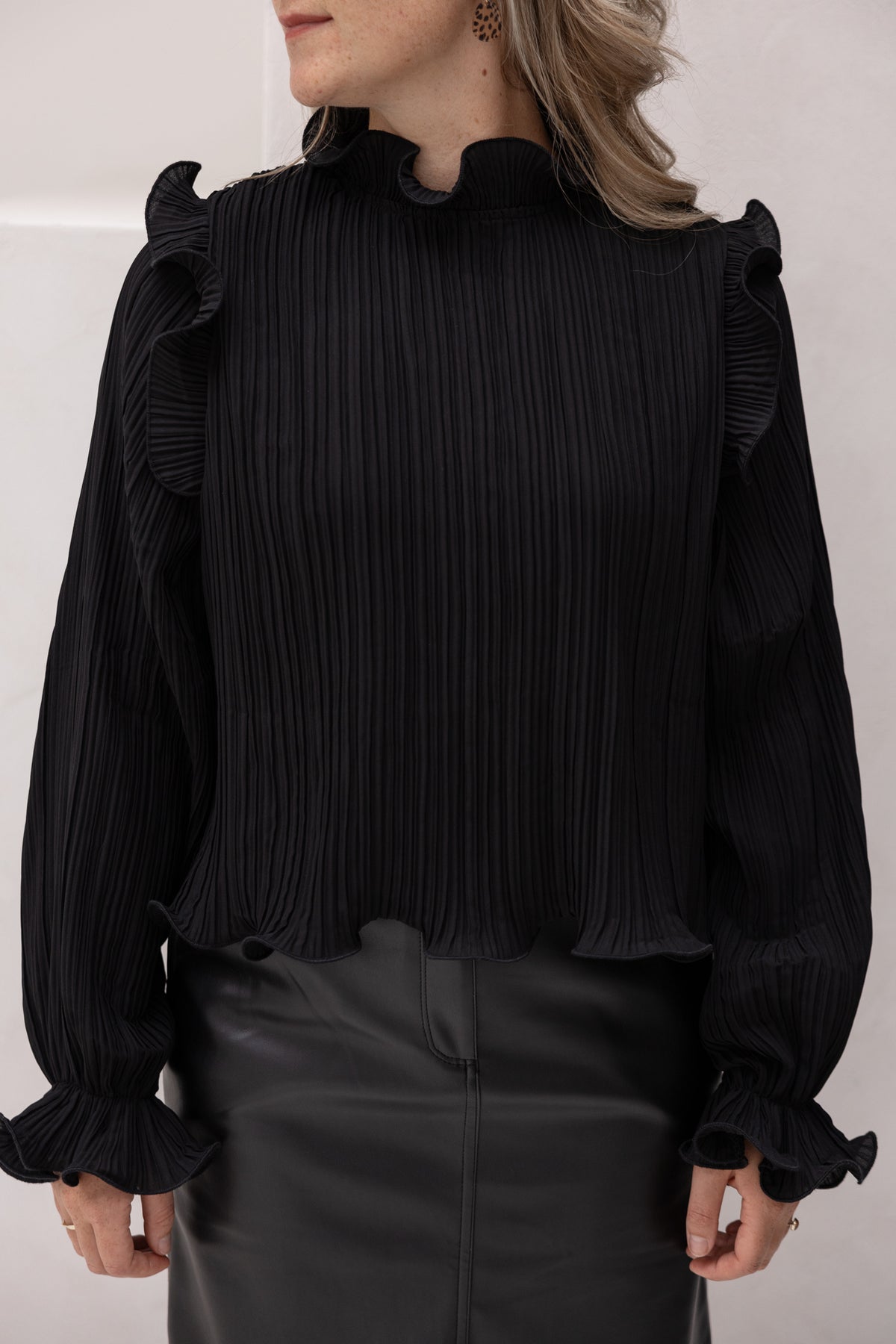 Yasphilina high neck top black