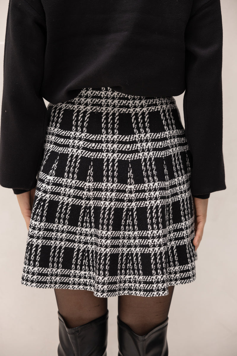 Black print skirt