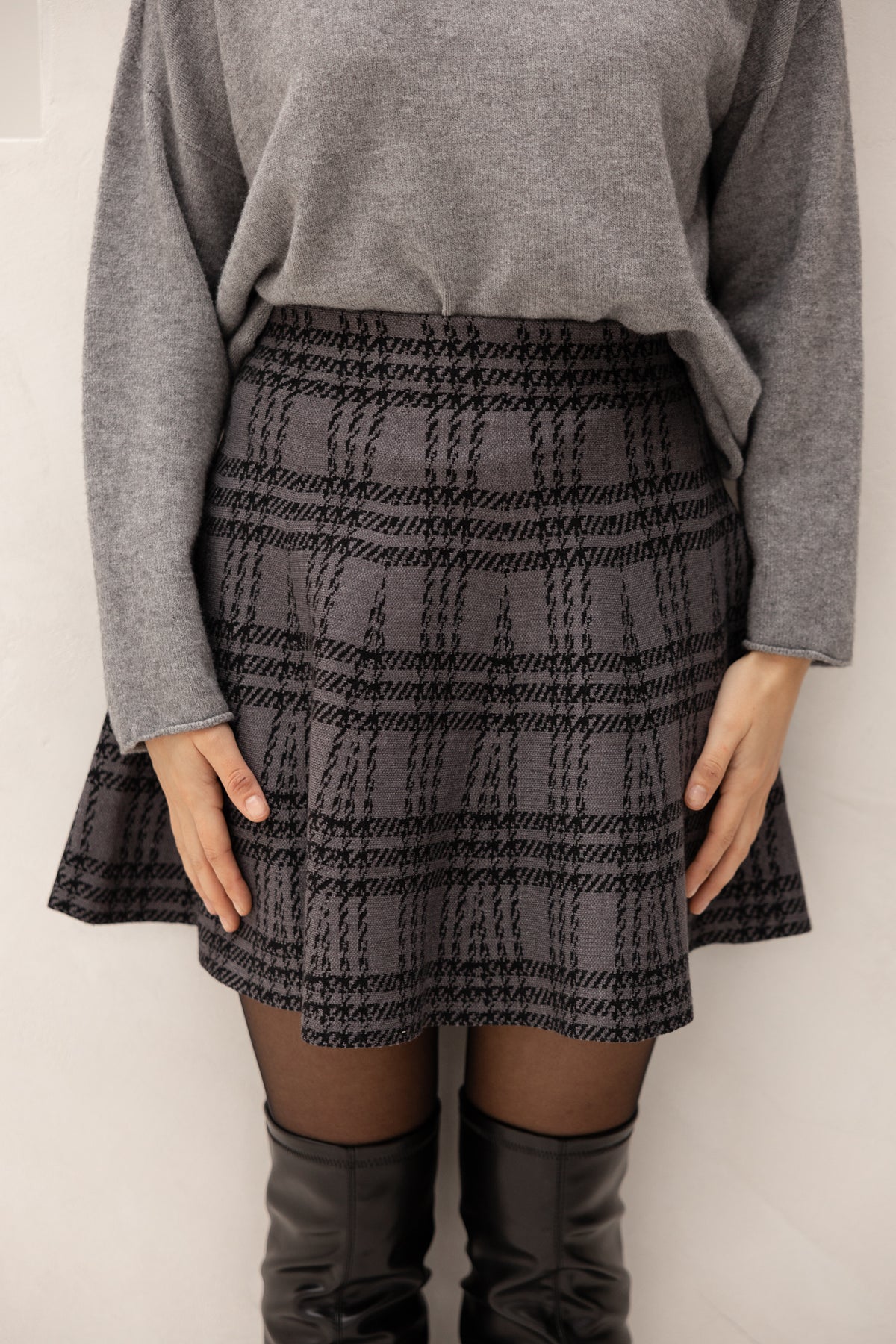 Grey print skirt