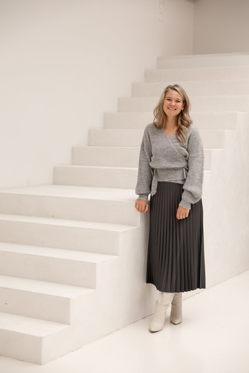 Plissé skirt vegan leather grey