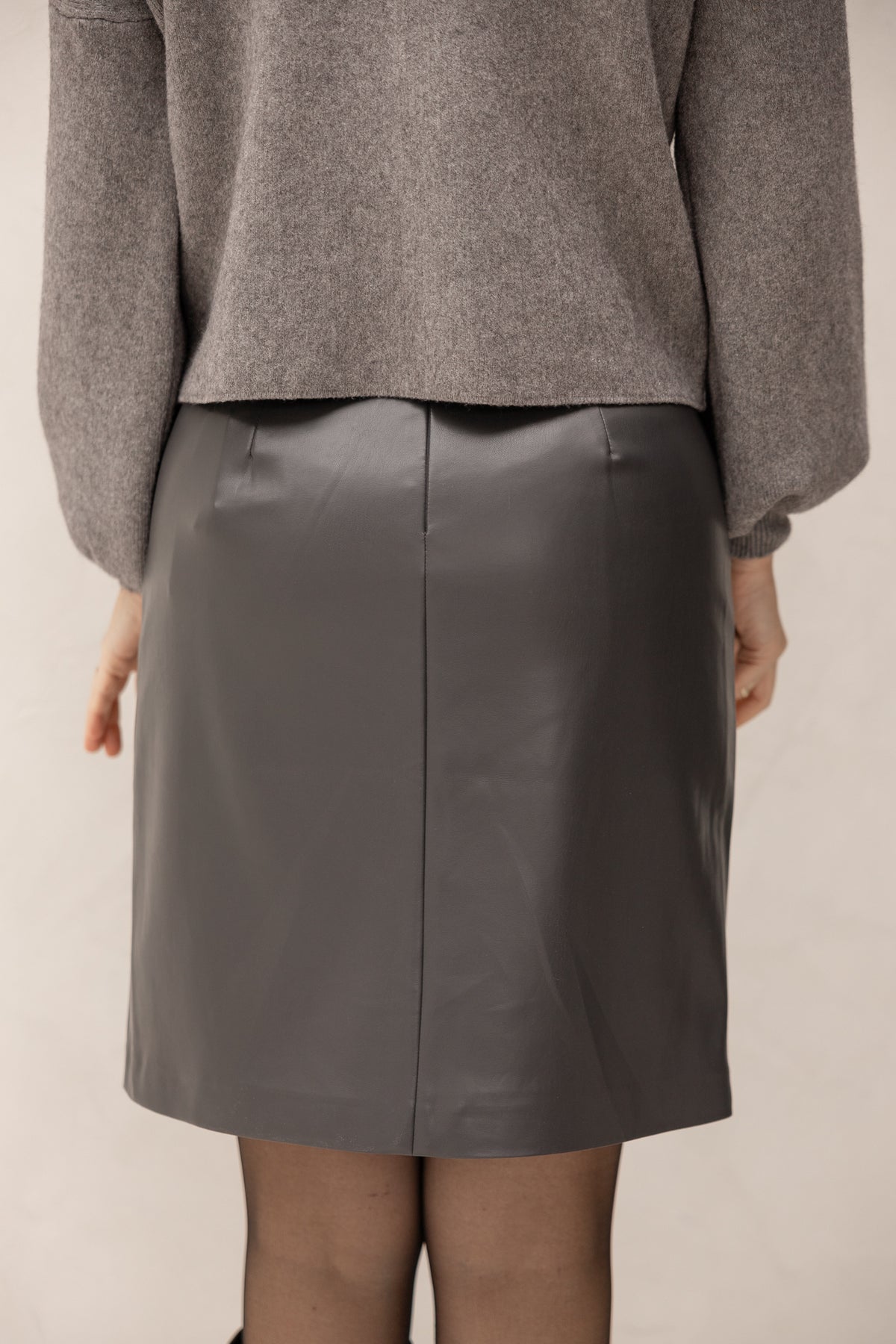 Overlap skirt vegan leather grey