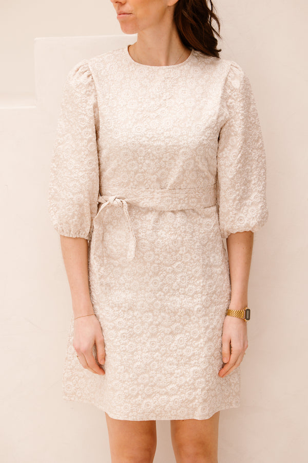 Britt jacquard dress beige