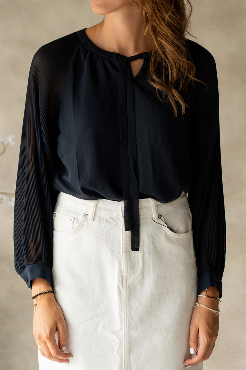 Holly blouse navy