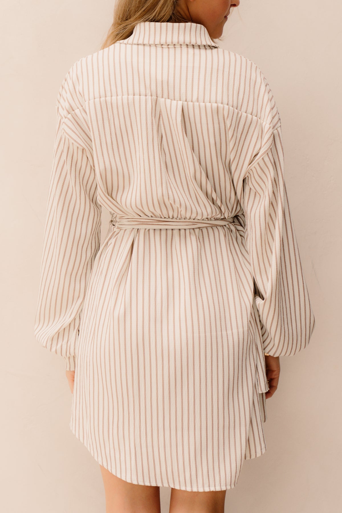 Hennie Kleid, gestreift, beige