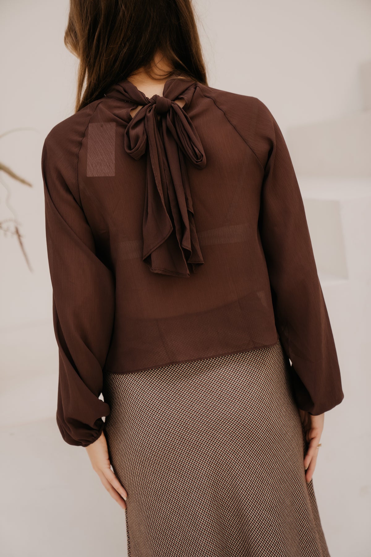Emilie ruffle blouse brown