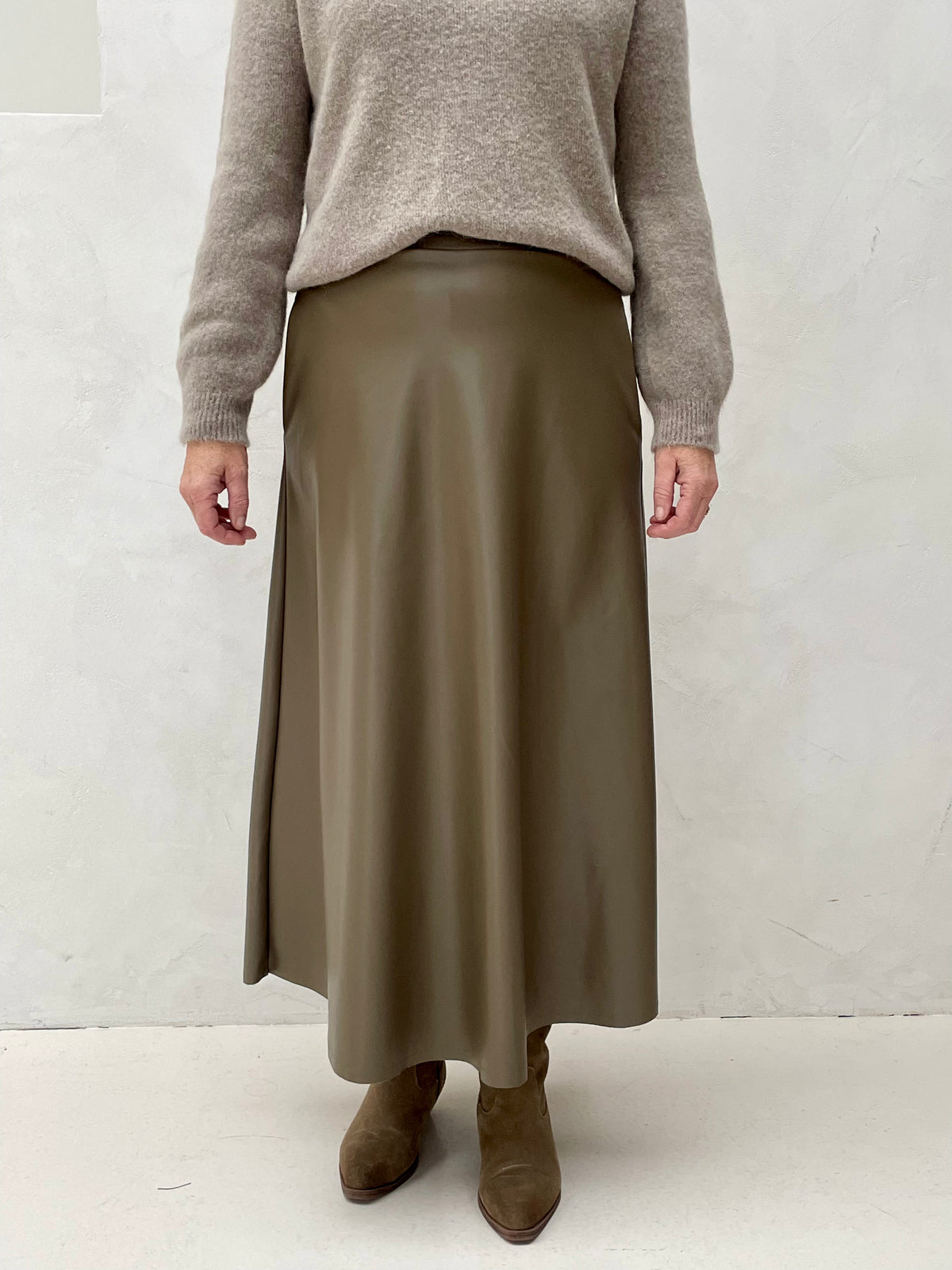Leather midi skirt taupe
