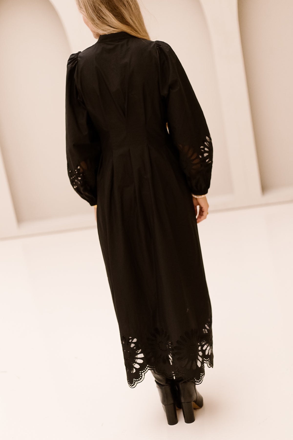 MeliseCC emb dress black