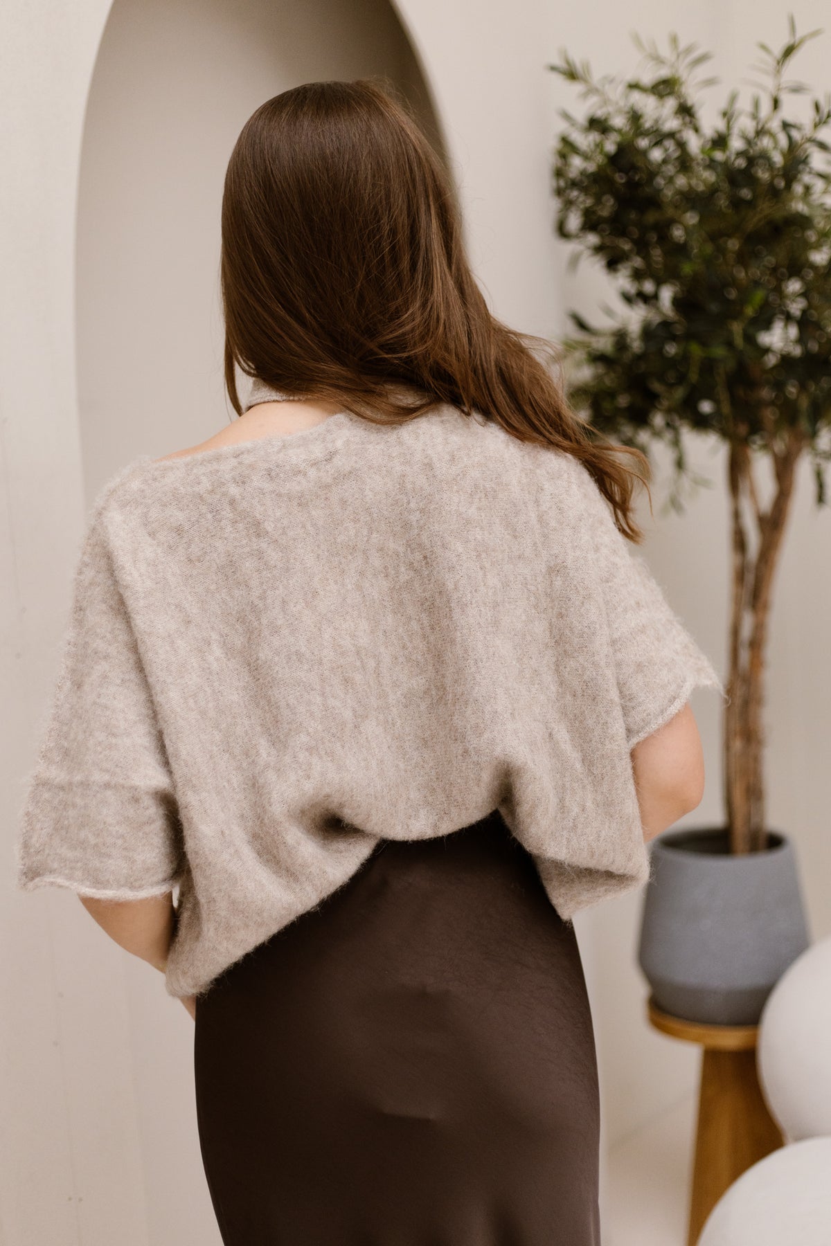 Truitje alpaca one shoulder beige