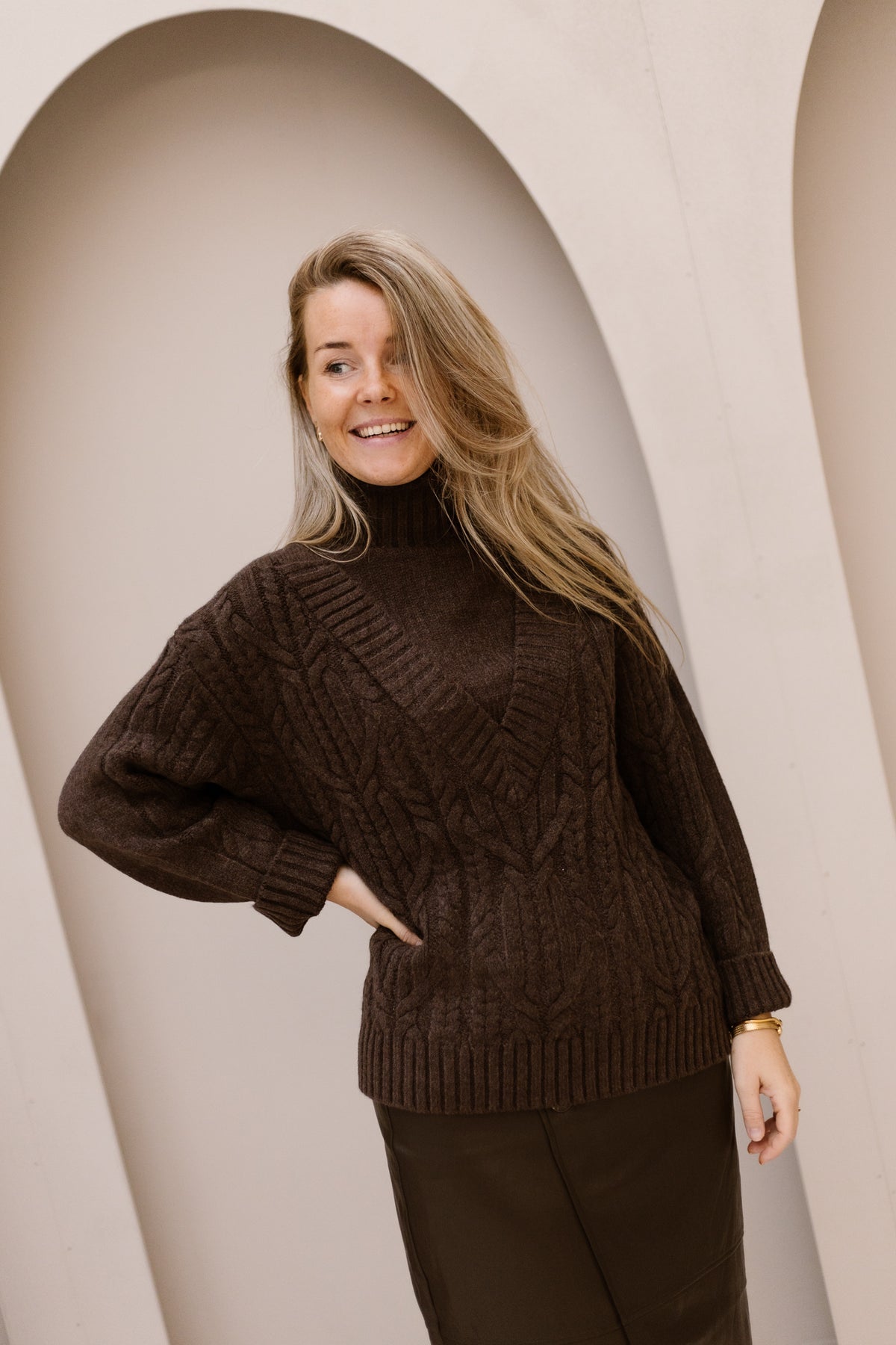RowCC cable knit mocca