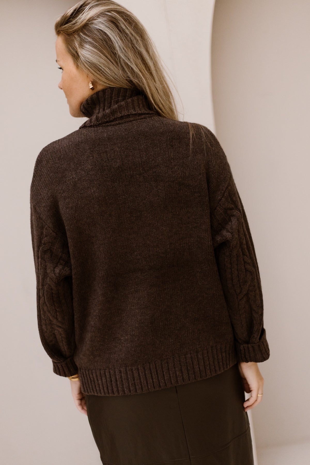 RowCC cable knit mocca
