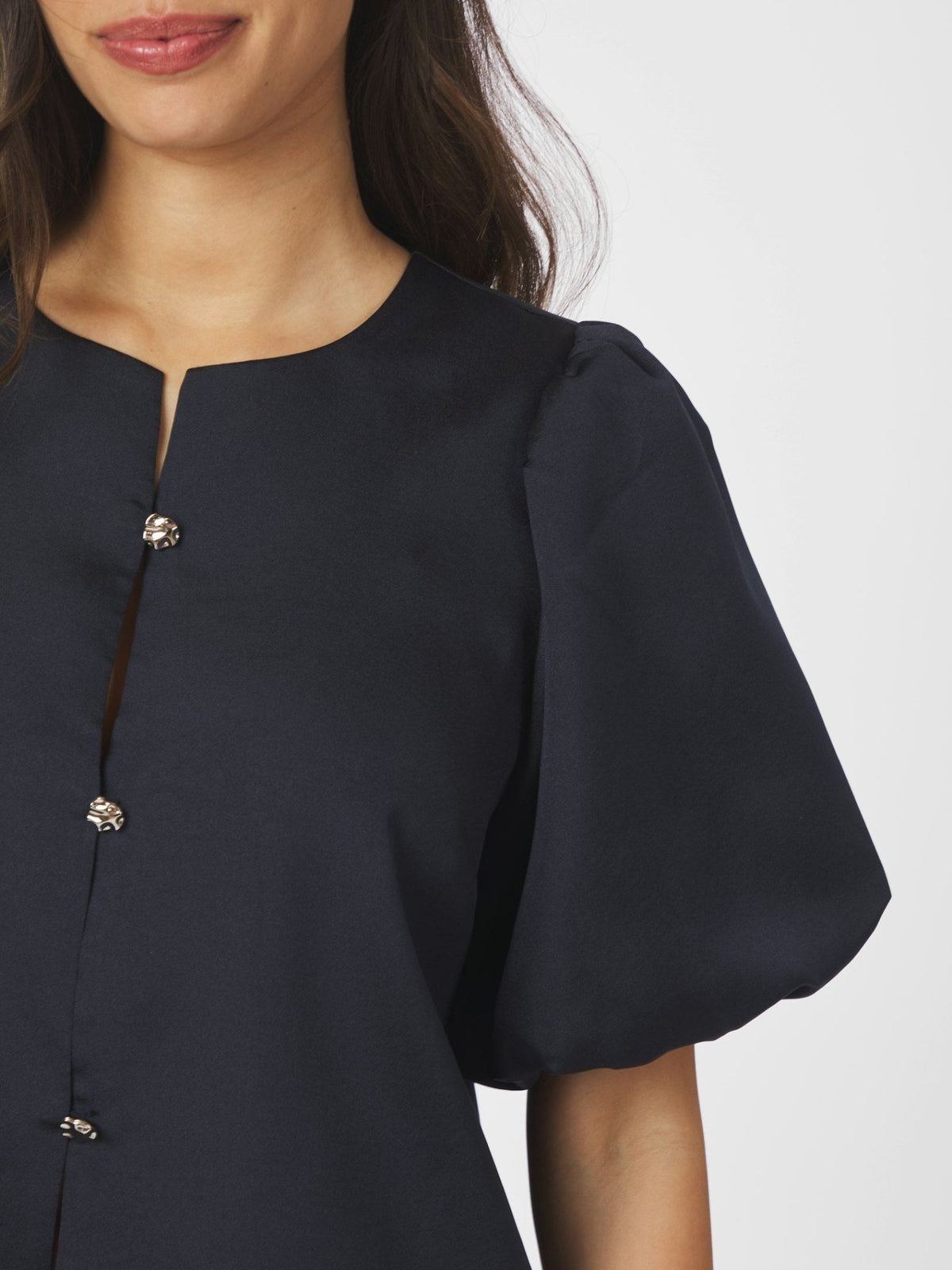Aisa dull satin blouse navy - Bij Keesje - Neo Noir