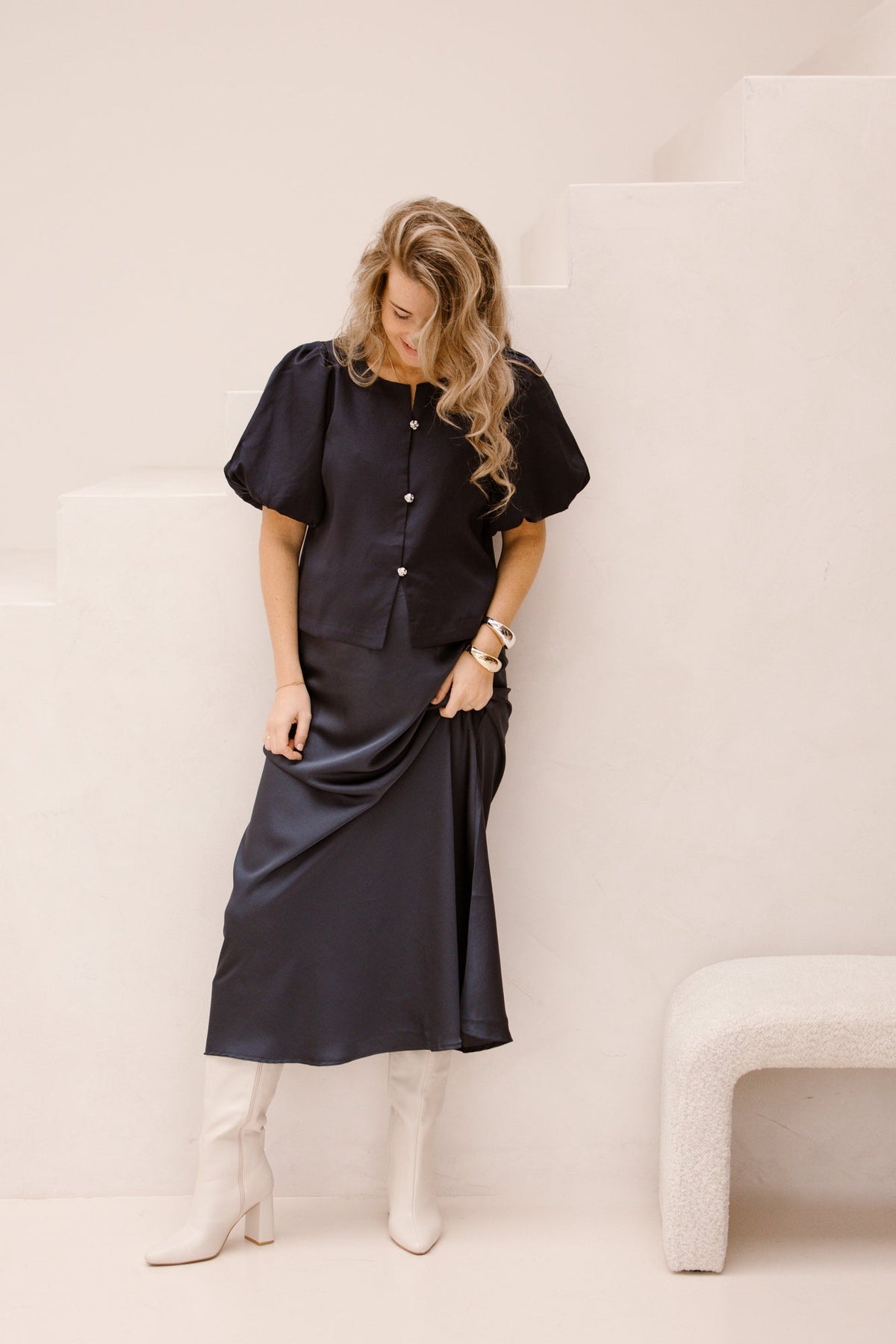 Aisa dull satin blouse navy - Bij Keesje - Neo Noir