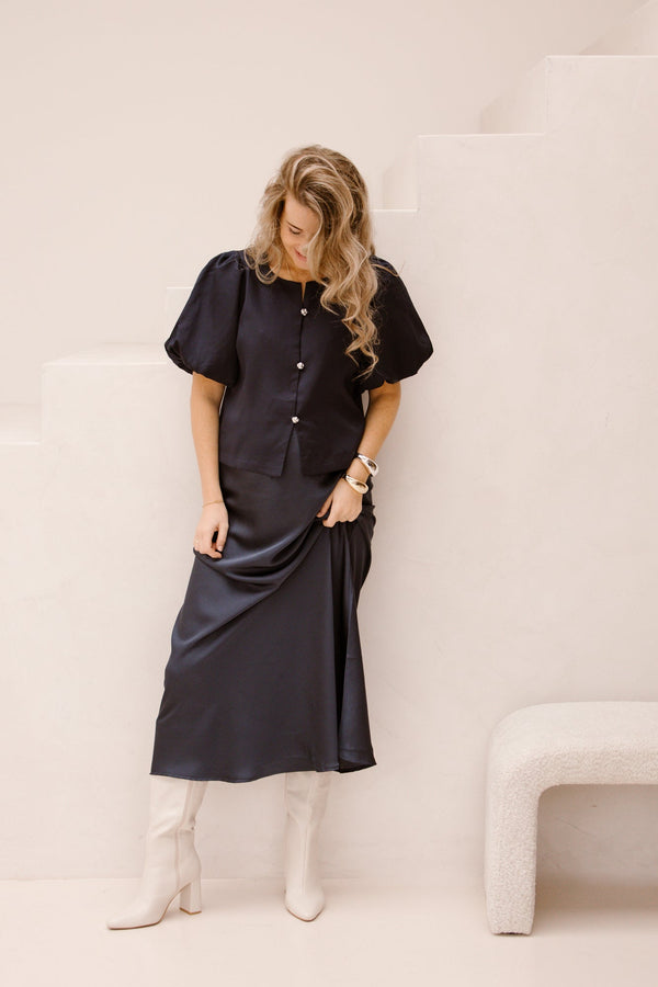 Aisa dull satin blouse navy - Bij Keesje - Neo Noir