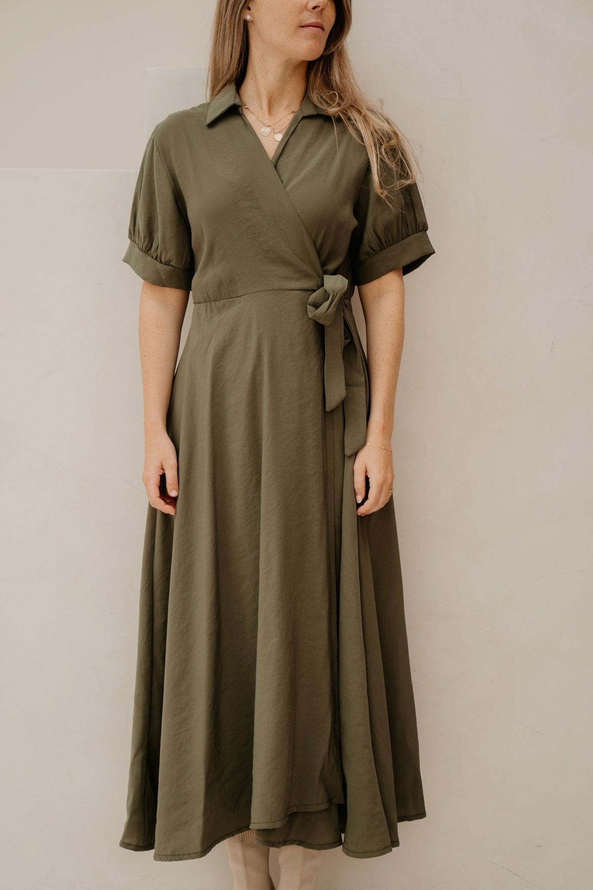 Aline wikkeljurk khaki - Bij Keesje - Bij Keesje - Jurk