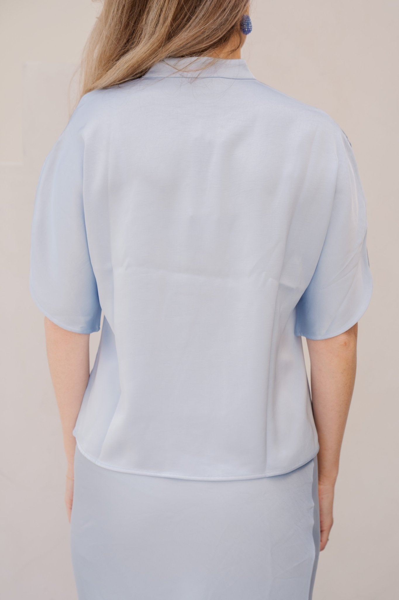 Anelle Heavy Sateen Blouse Light Blue - Bij Keesje - Neo Noir - Blouse