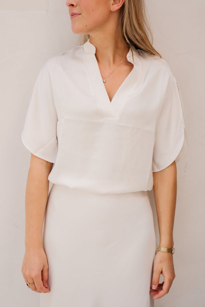 Anelle Heavy Sateen Blouse Pearl - Bij Keesje - Neo Noir - Blouse