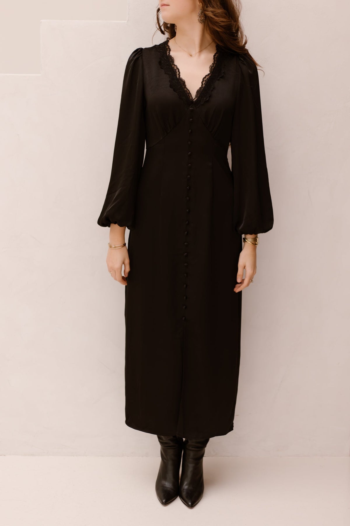 Anio heavy sateen dress black - Bij Keesje - Neo Noir