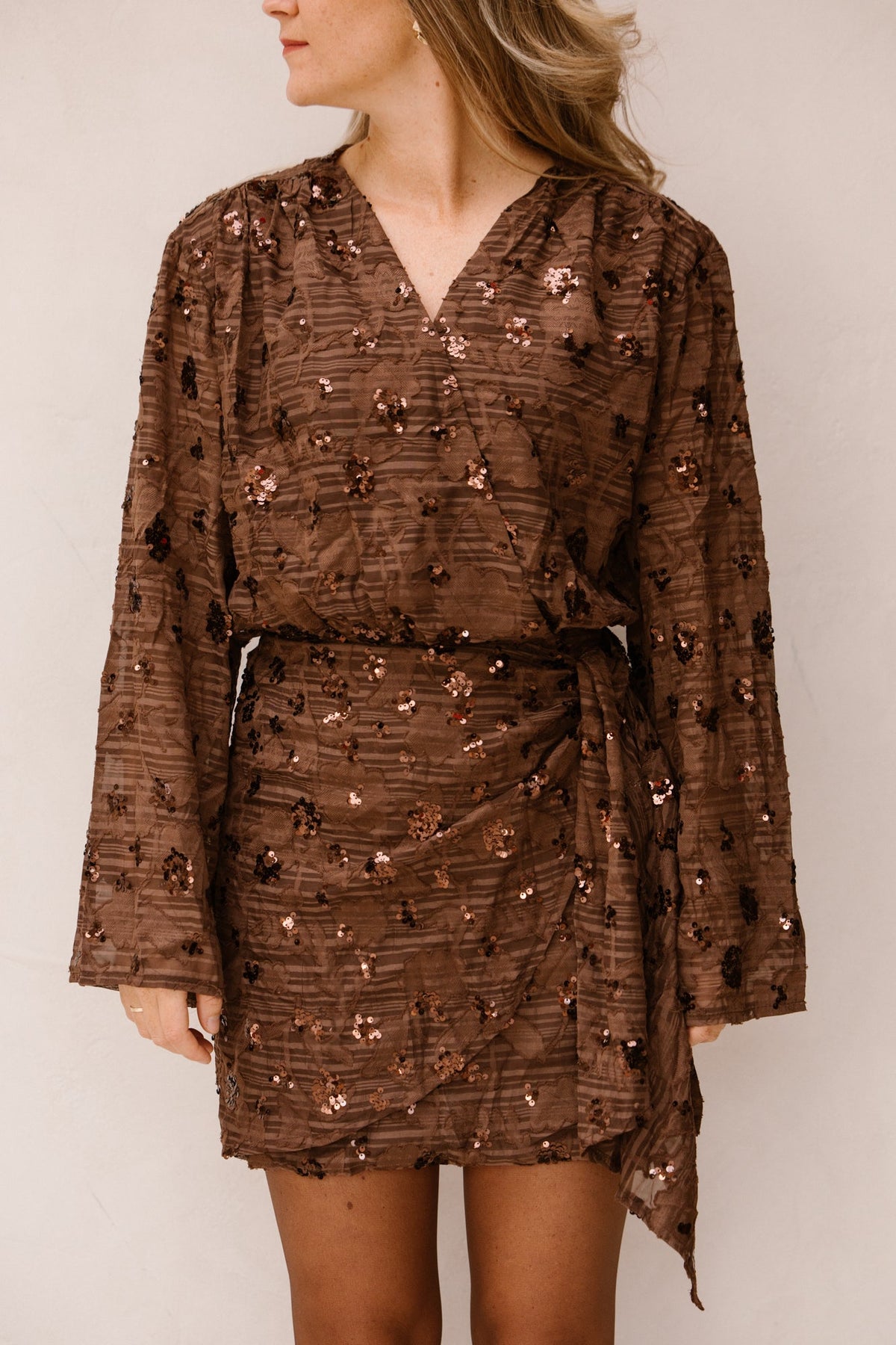 Ashley pailletten jurk bruin - Bij Keesje - Bij Keesje