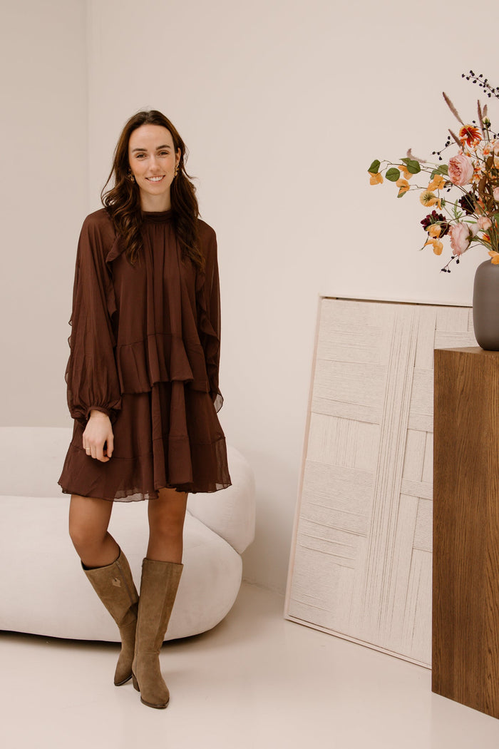 Benthe jurk bruin - Bij Keesje - Bij Keesje