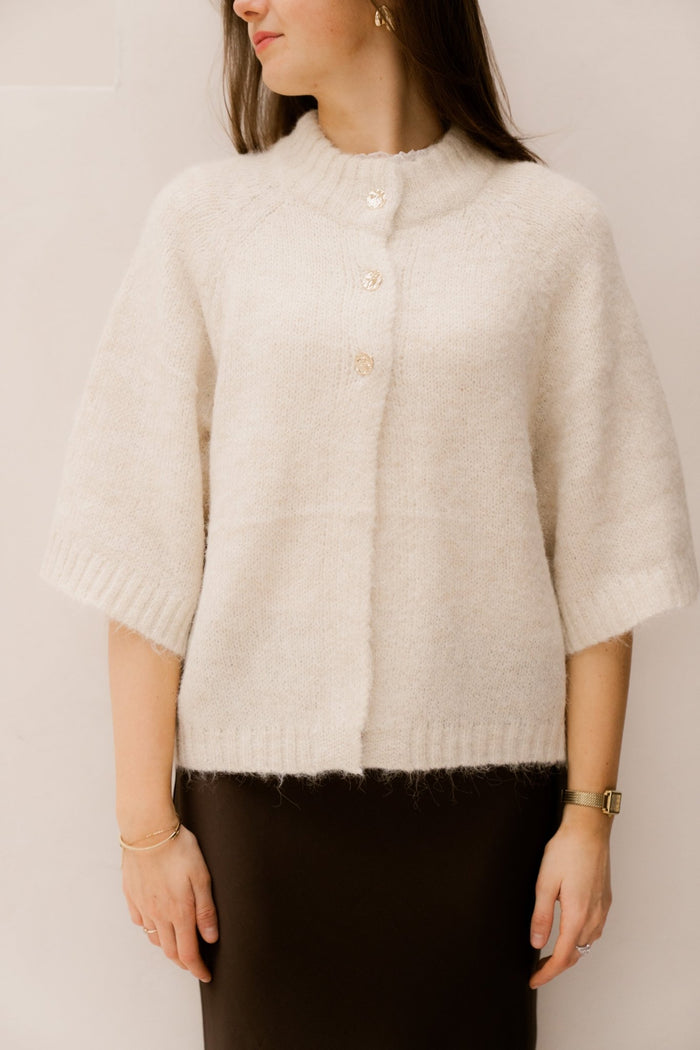 Benuta Fluffy Knit Cardigan Off White - Bij Keesje - Neo Noir