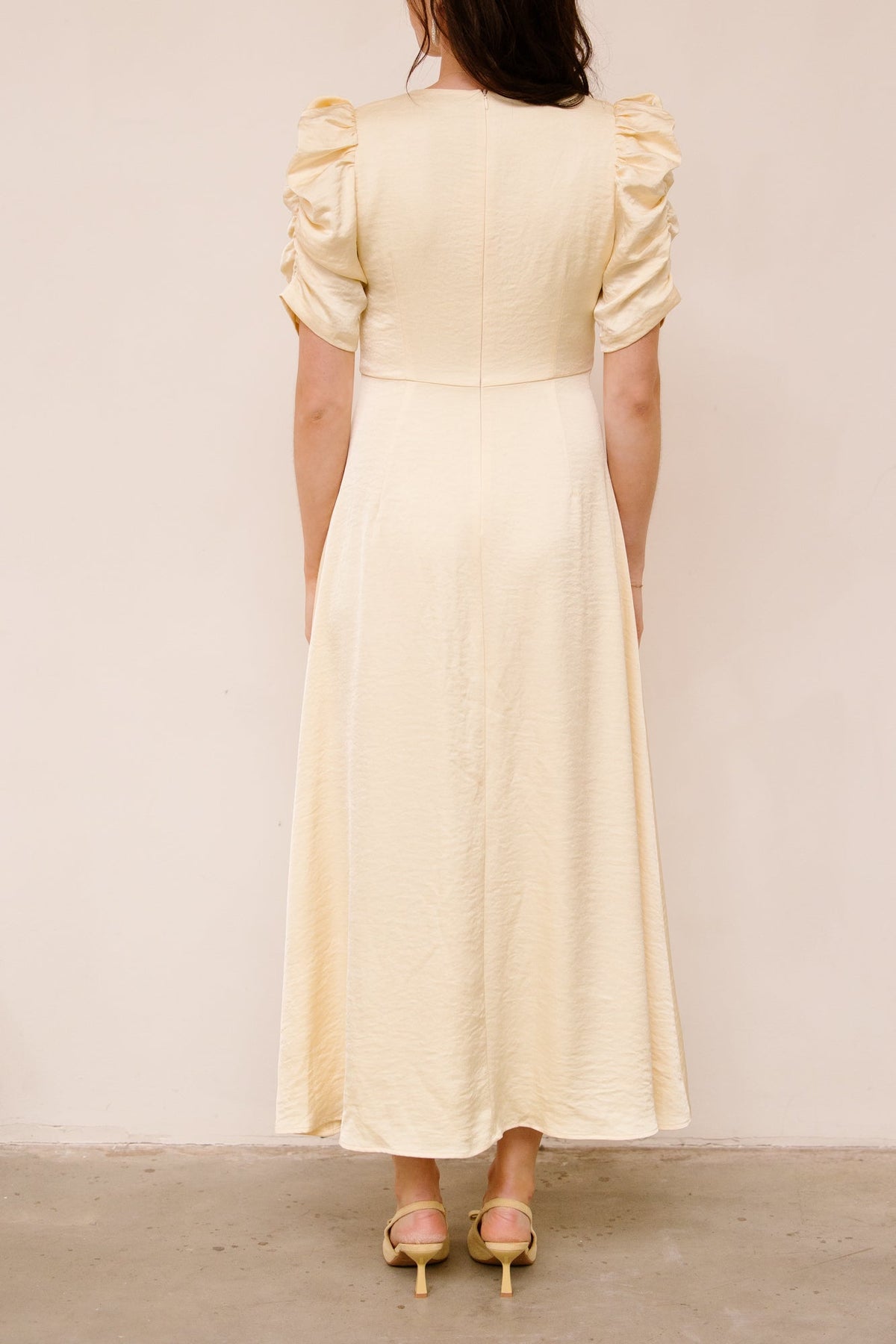 Benuti solid dress light yellow - Bij Keesje - Neo Noir - Jurk