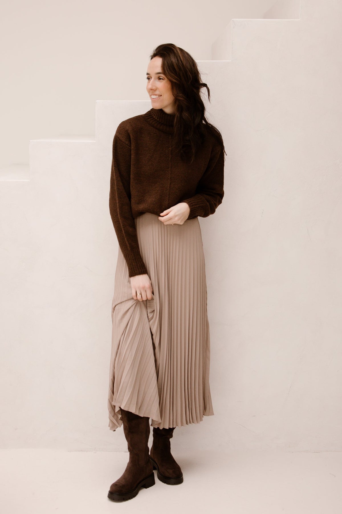 Boni Simple Plisse Skirt Dark Taupe - Bij Keesje - Neo Noir