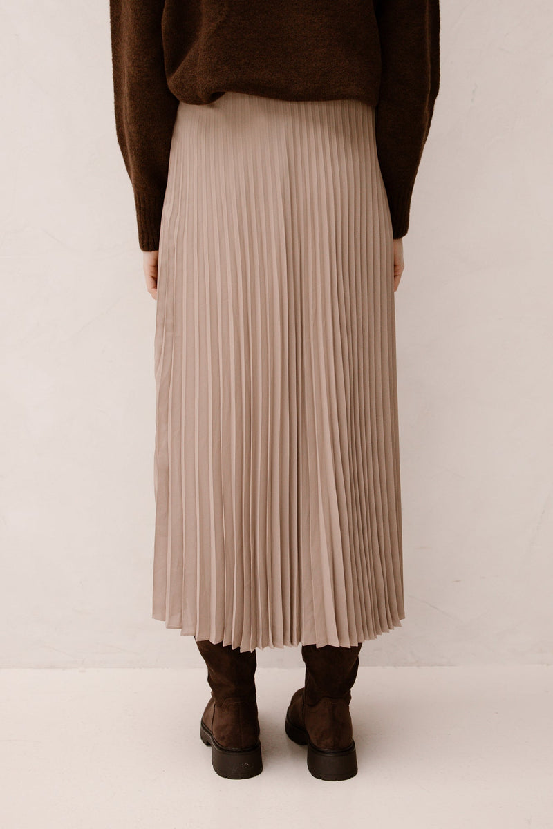 Boni Simple Plisse Skirt Dark Taupe - Bij Keesje - Neo Noir