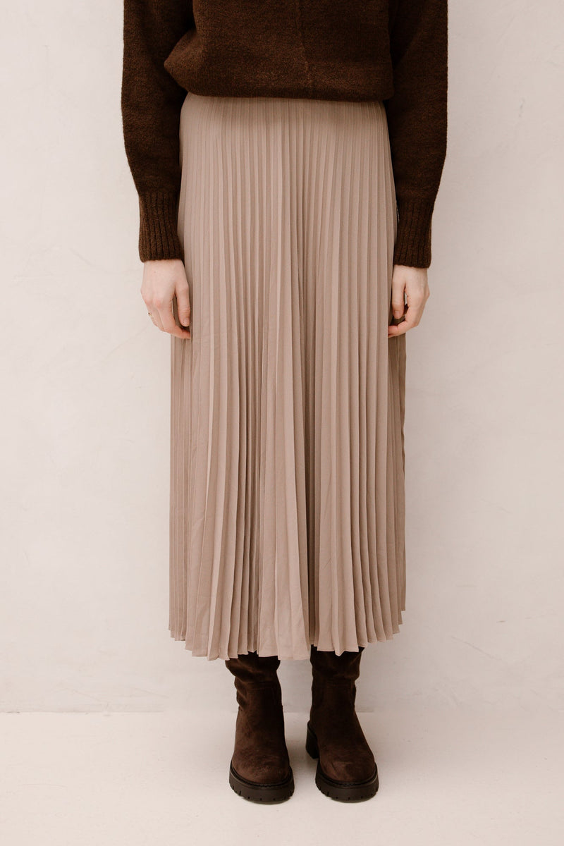 Boni Simple Plisse Skirt Dark Taupe - Bij Keesje - Neo Noir