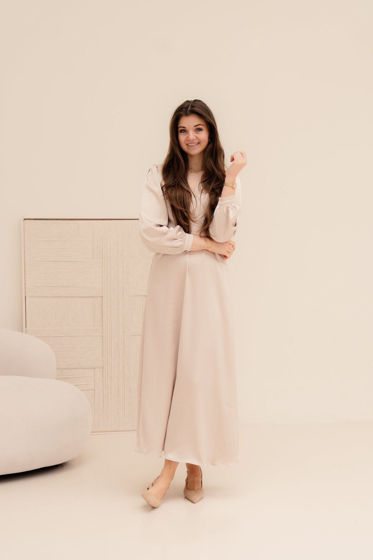 Bretti heavy sateen dress champagne - Bij Keesje - Neo Noir - Jurk